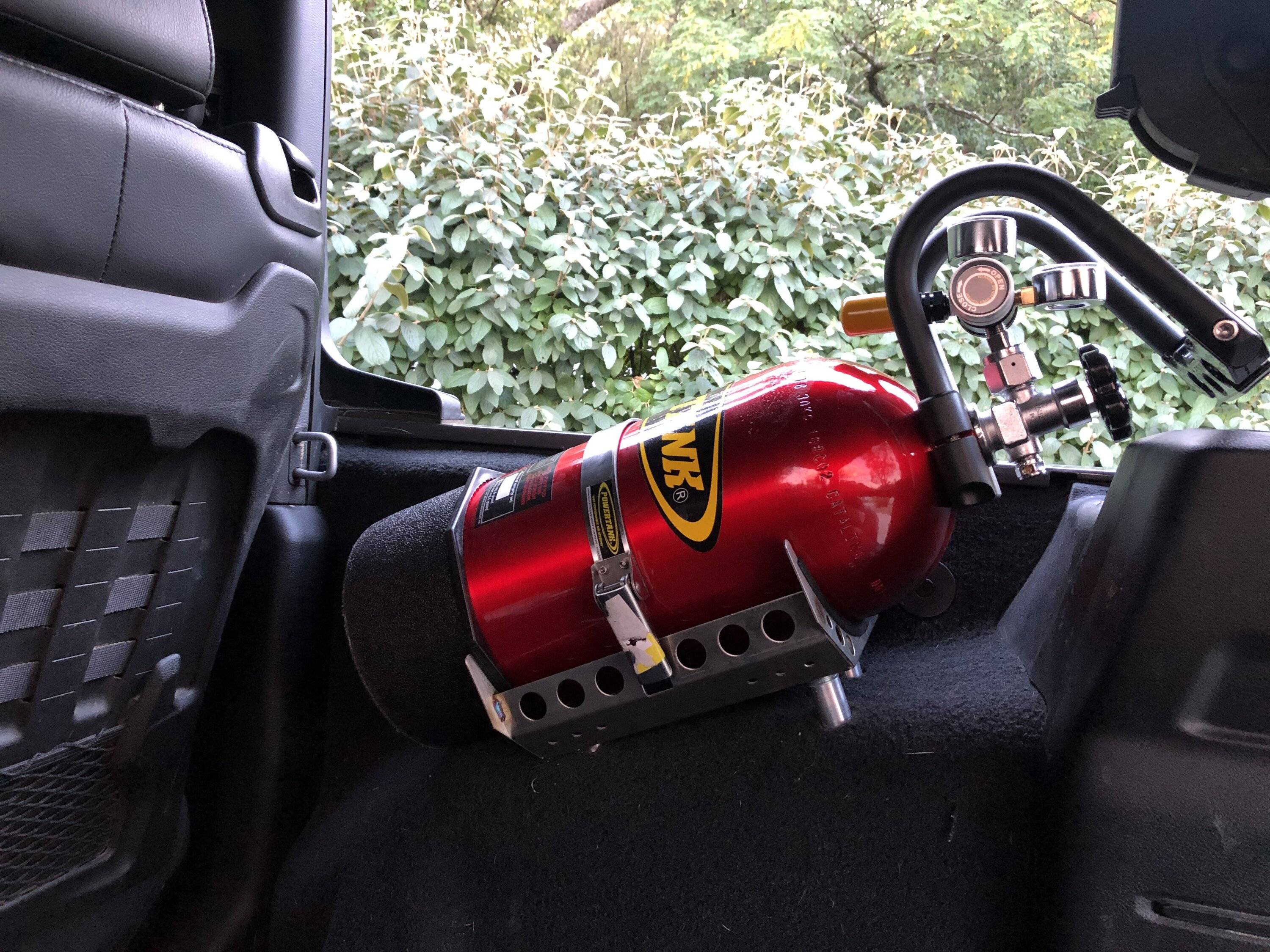 Jeep Wrangler JL Soft Top Friendly CO2 Tank Mounting Solution? IMG_1165.JPG