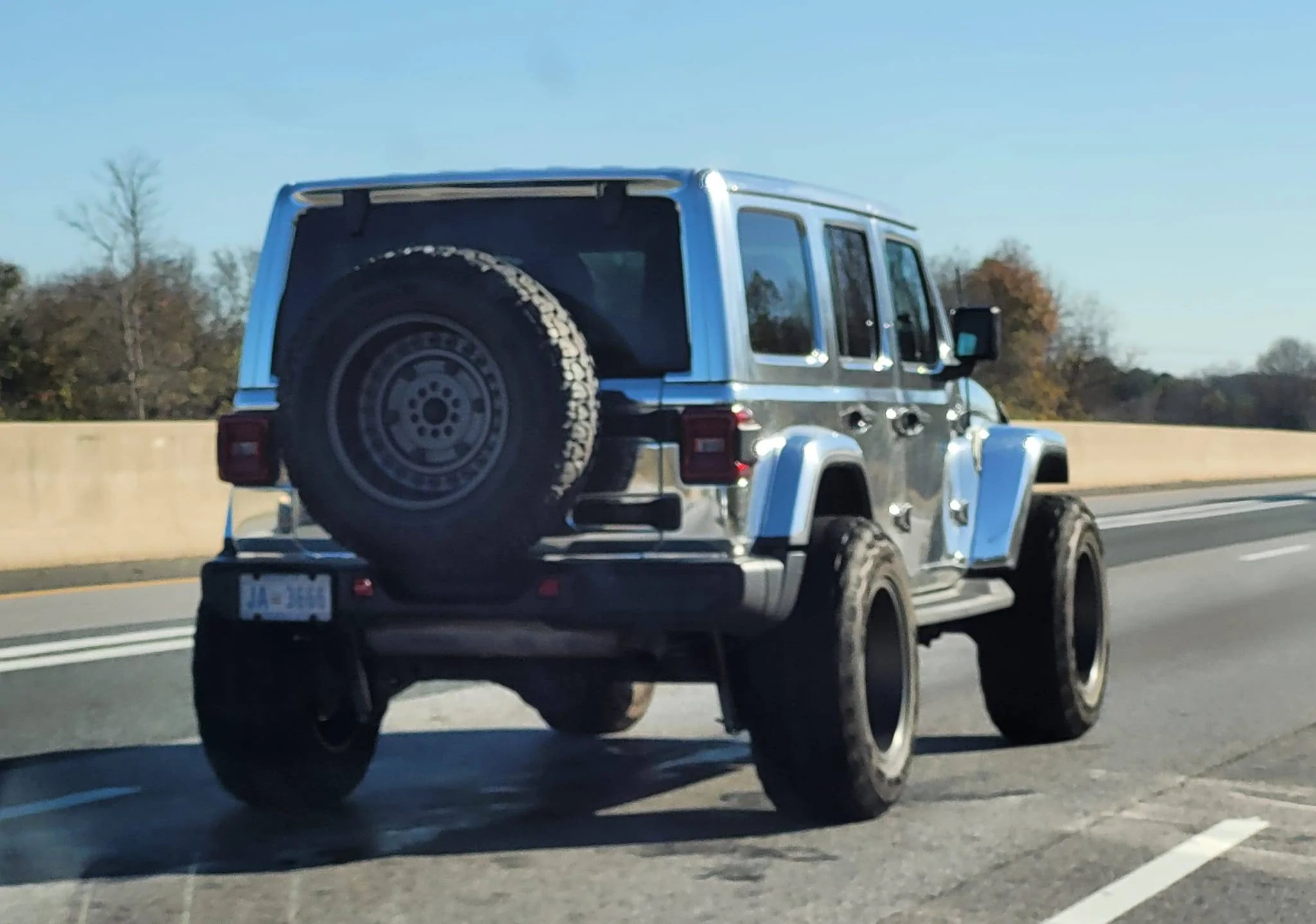 Jeep Wrangler JL Chrome wrap 314337312_5691808687564692_4322703652681420330_n