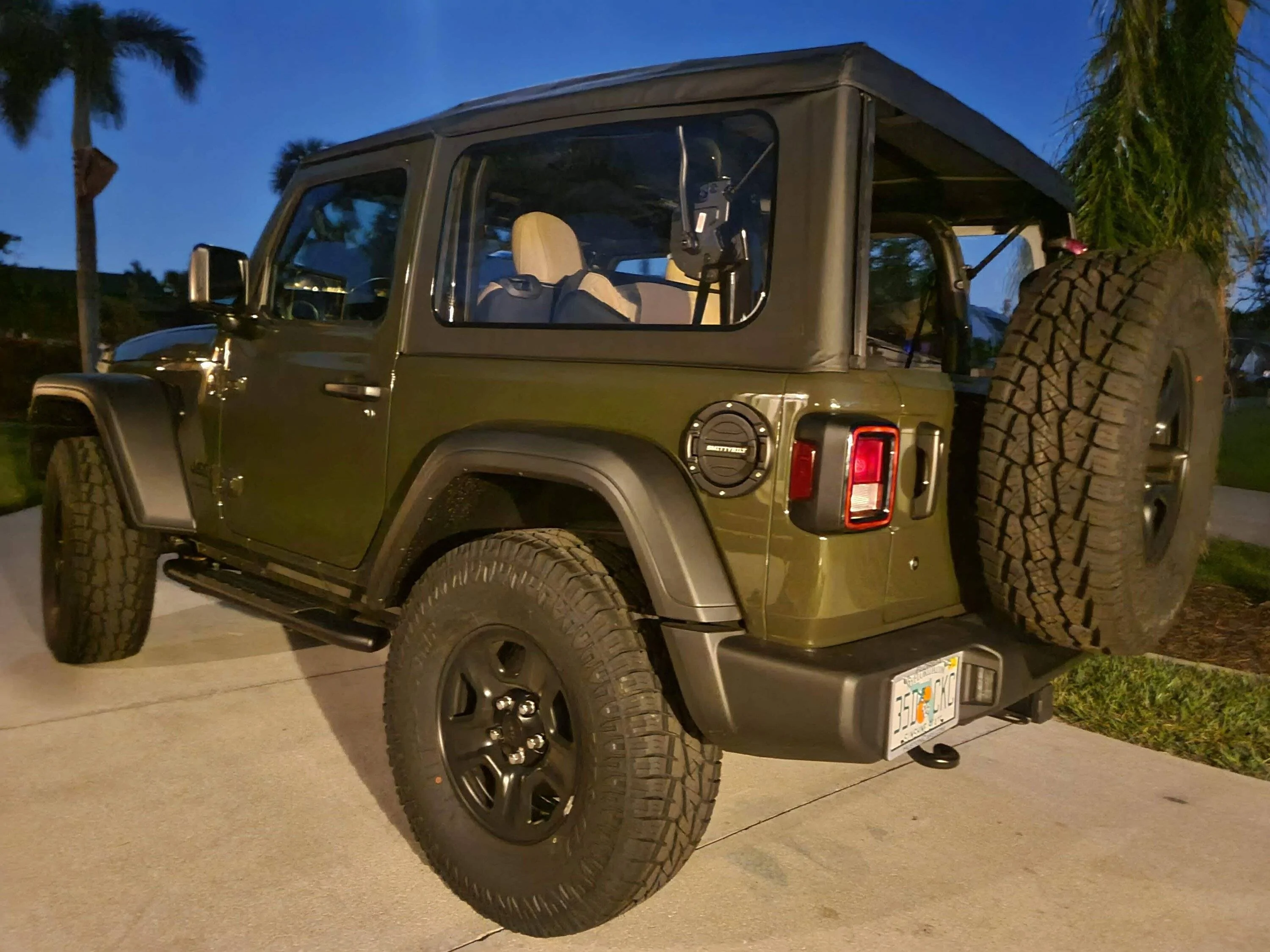 Jeep Wrangler JL JLRs with 35s 20221104_192502