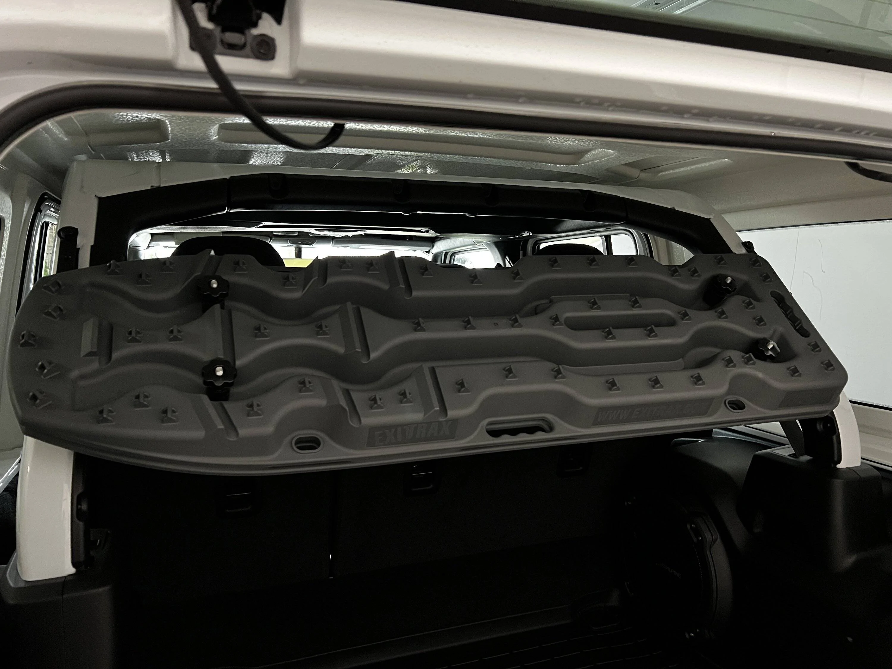 Jeep Wrangler JL Quick question (bolt type, size) 16C1DBD1-AF91-444B-B1BC-B24EB194D7C9