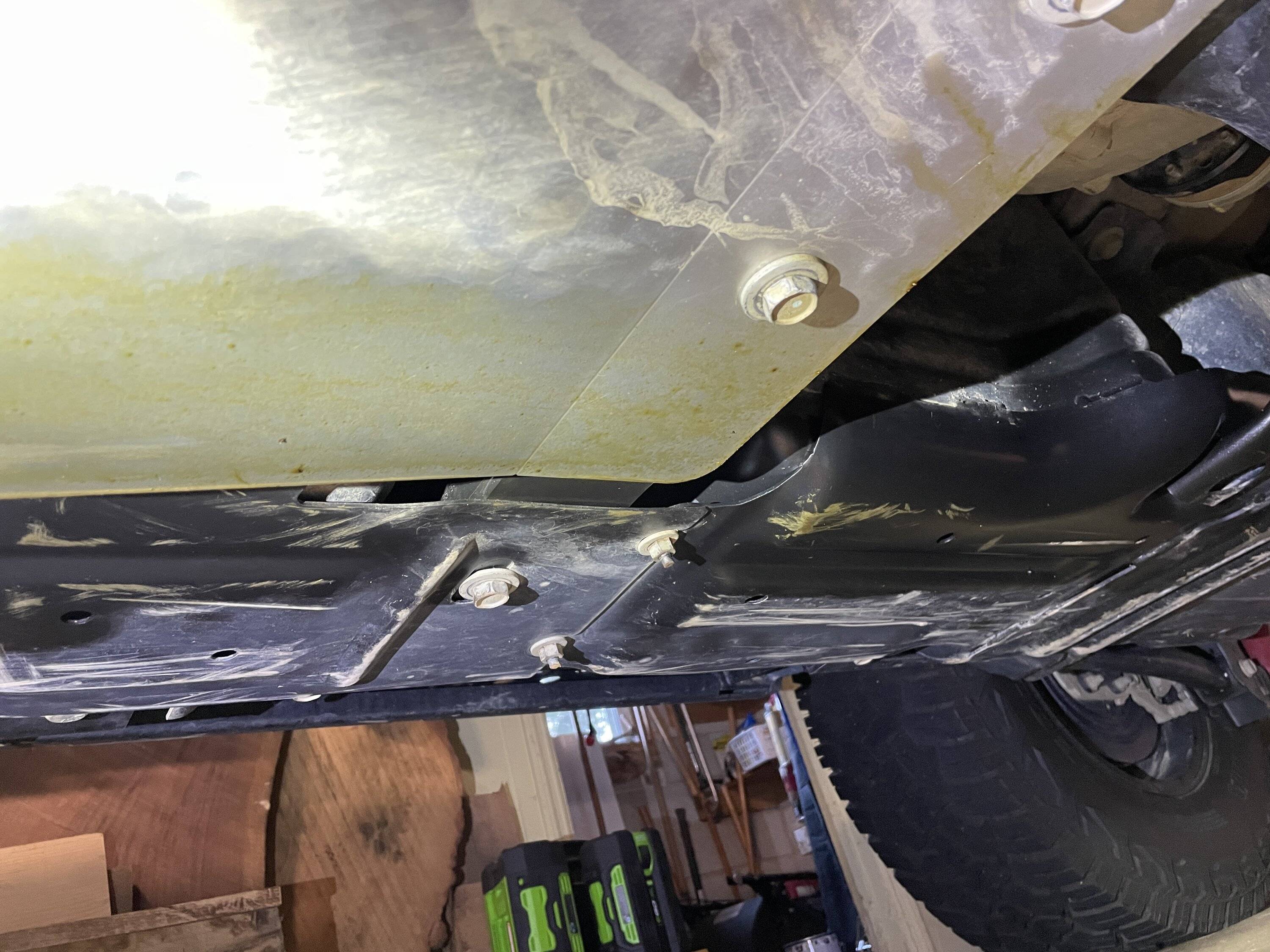 Jeep Wrangler JL Oil leak 08D88075-C62D-490B-9AE4-35F6111559E1