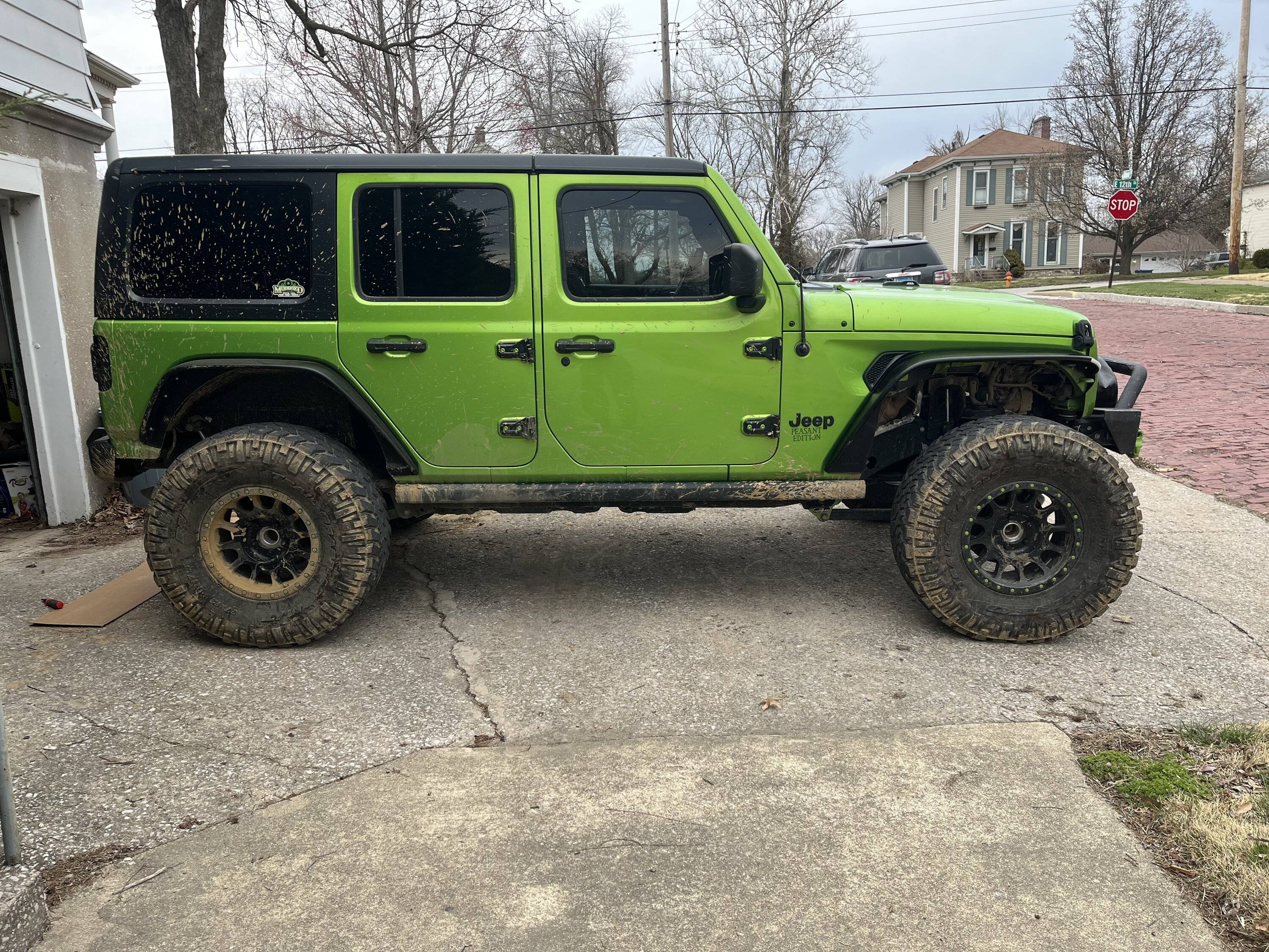 Jeep Wrangler JL JLU Hard Top with Freedom panels FFA1A021-CF40-40FB-8942-C32BCF4DD0A6