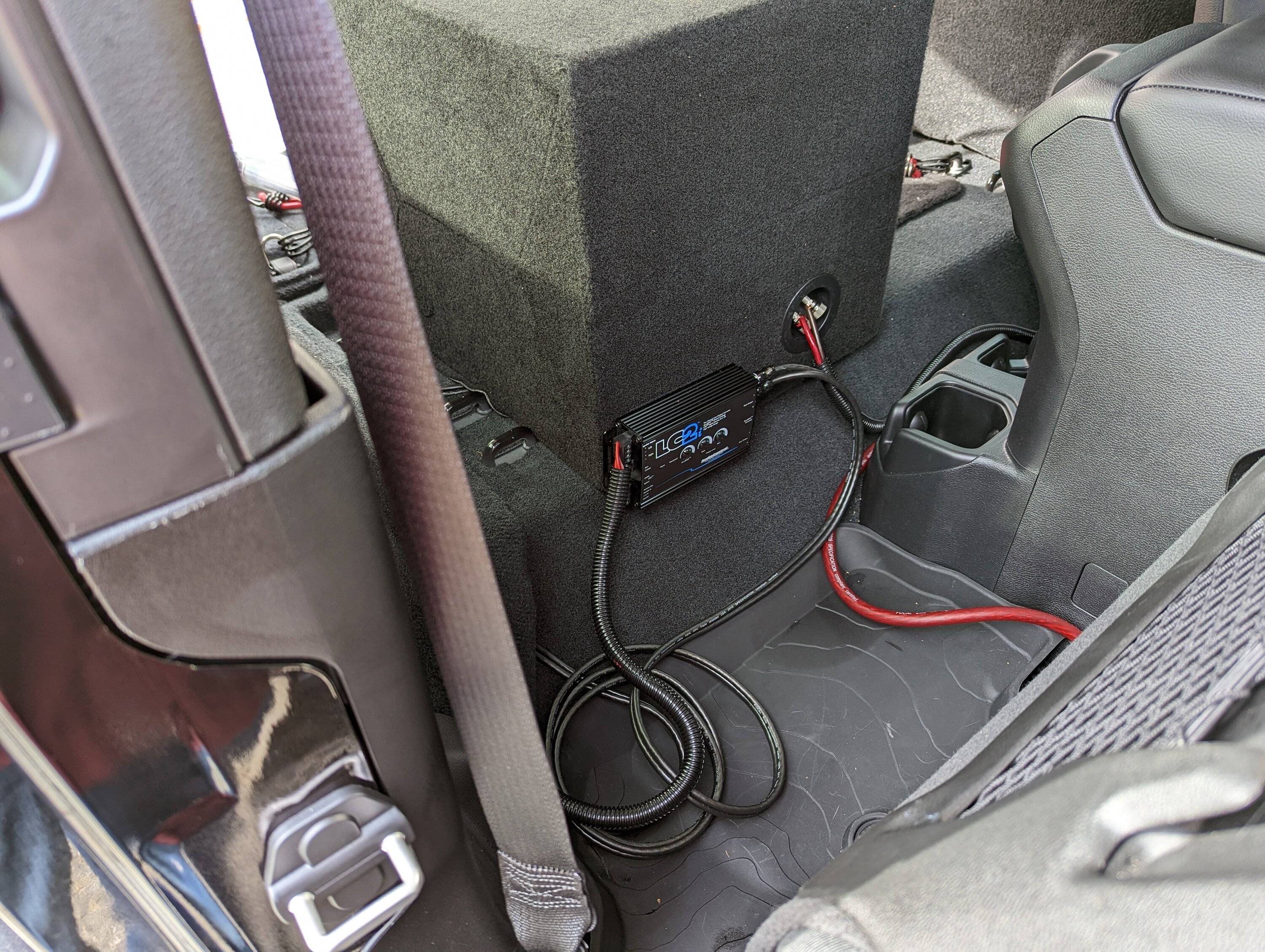 Jeep Wrangler JL Adding an Aftermarket Amp(s) PXL_20221105_164100105(1)