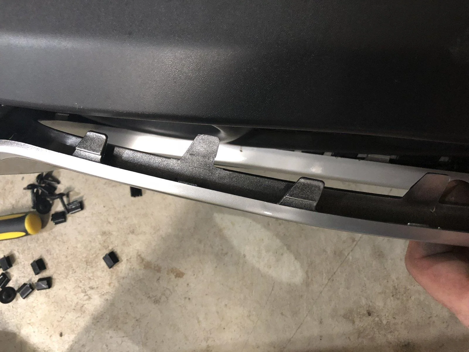 Jeep Wrangler JL Fog Light Bezel Removal and Grill Inserts 016a1092984aabfa4ca4f42b3c76254f1435169854