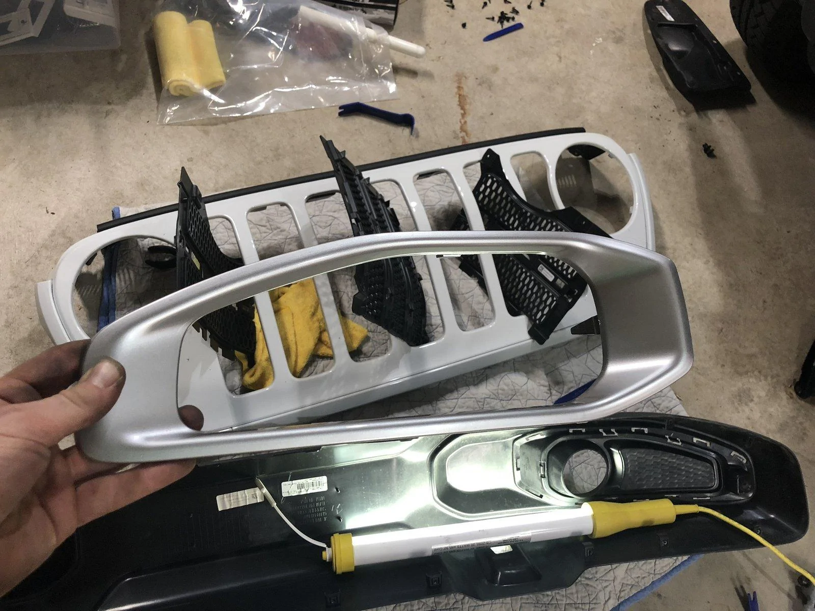 Jeep Wrangler JL Fog Light Bezel Removal and Grill Inserts 01c0741ed2cbfc51a2dbe7d32190c2d20be3bb15c0