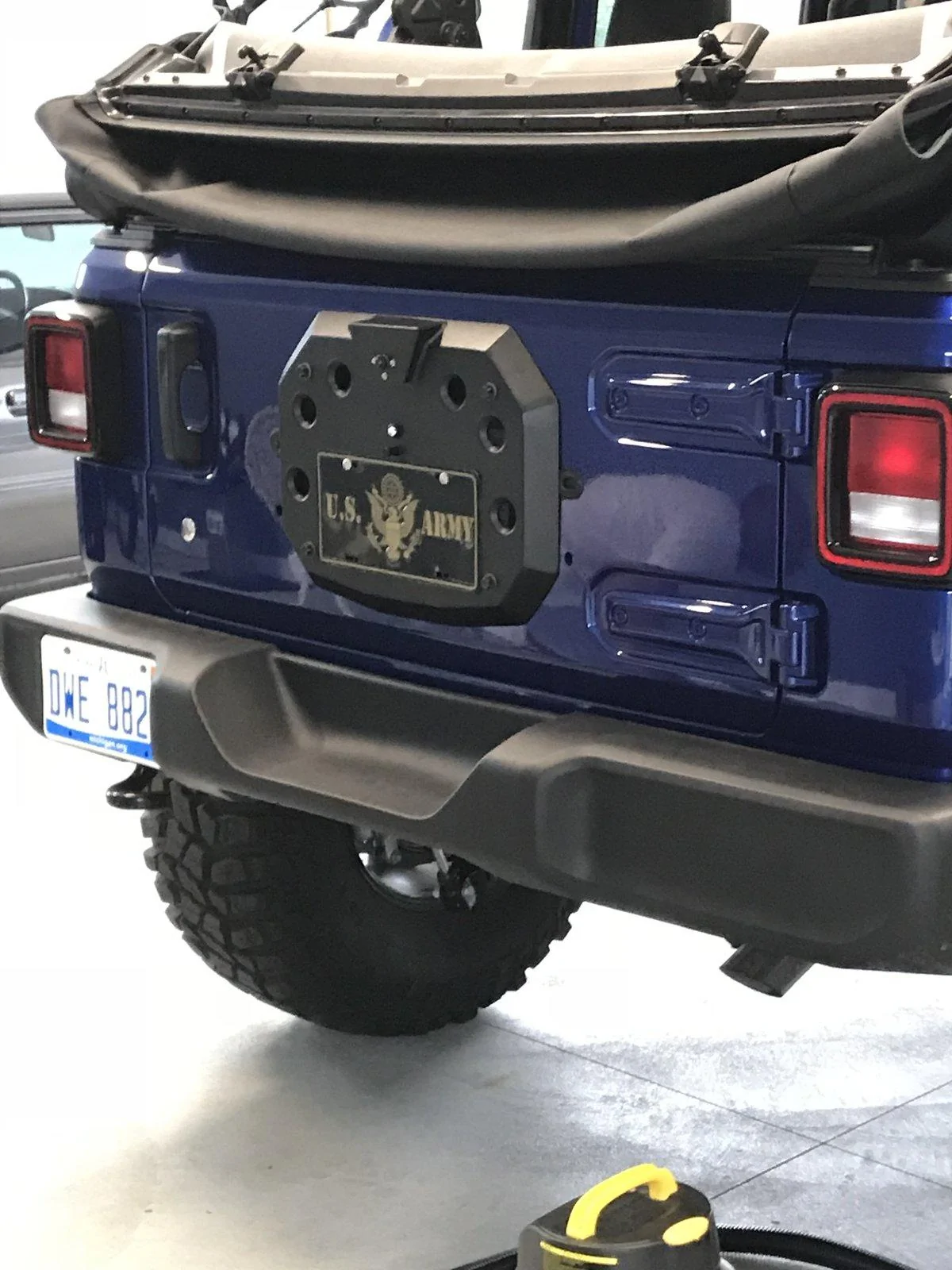Jeep Wrangler JL Spare tire carrier delete 3347391A-784B-4572-A849-B4CB0A7833A2