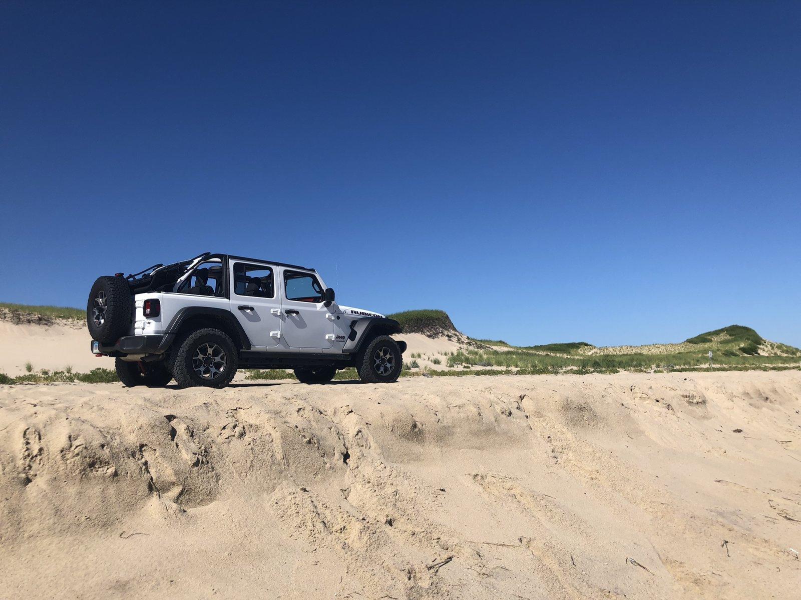 Jeep Wrangler JL Driving on the Beach 5EAD69DA-F3B1-44FB-851F-FAFE2717D933