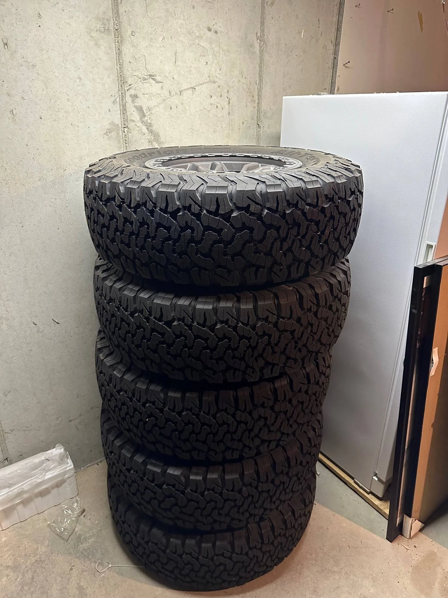 Jeep Wrangler JL FS: Rubicon 392 Wheels & Tires 392 Wheels