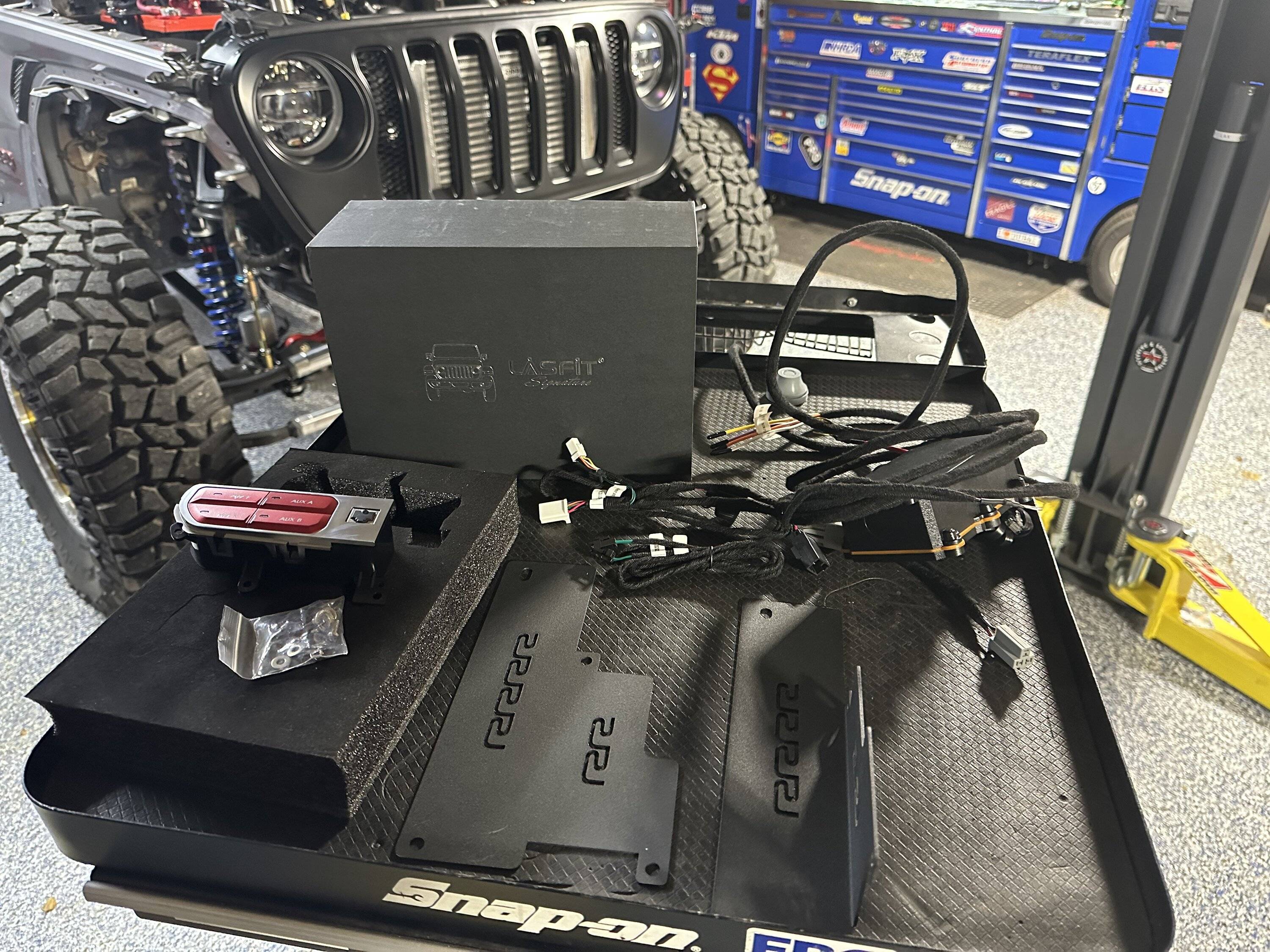 Jeep Wrangler JL Lasfit Locker Switch Panel - ARB Air Lockers 57837579-9A89-4E89-839B-8E92FC1366F8
