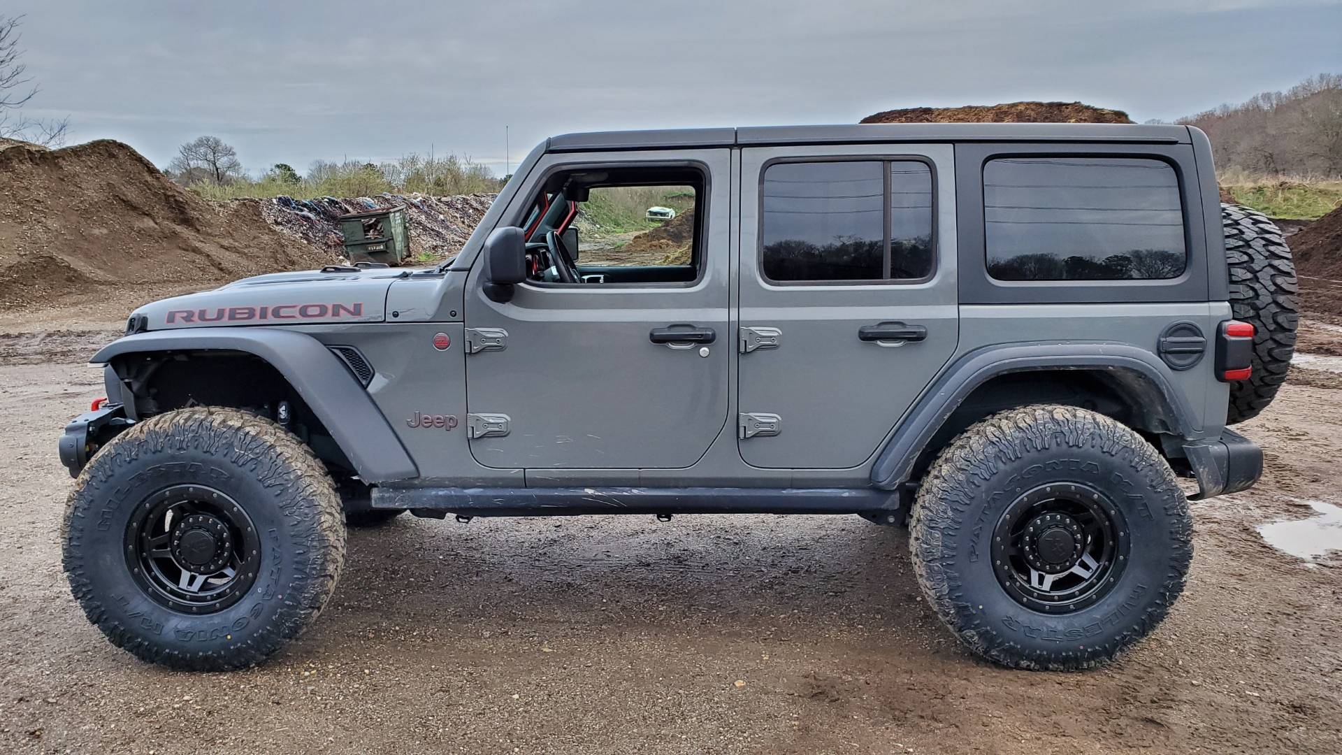 Jeep Wrangler JL Rock Sliders With Unobtrusive Step Resized_20200424_190215