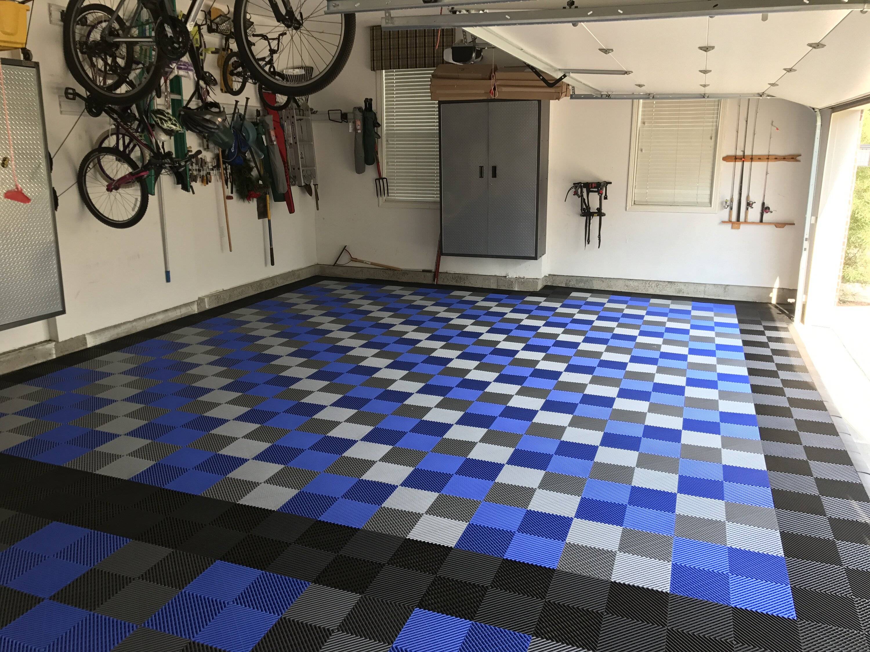 Jeep Wrangler JL Garage Modular Flooring IMG_2281.JPG
