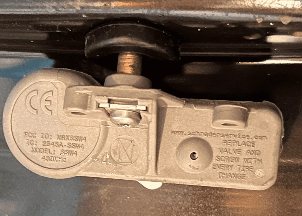 Jeep Wrangler JL TPMS on 2023 JLU Willys Screen Shot 2022-11-21 at 2.30.45 PM