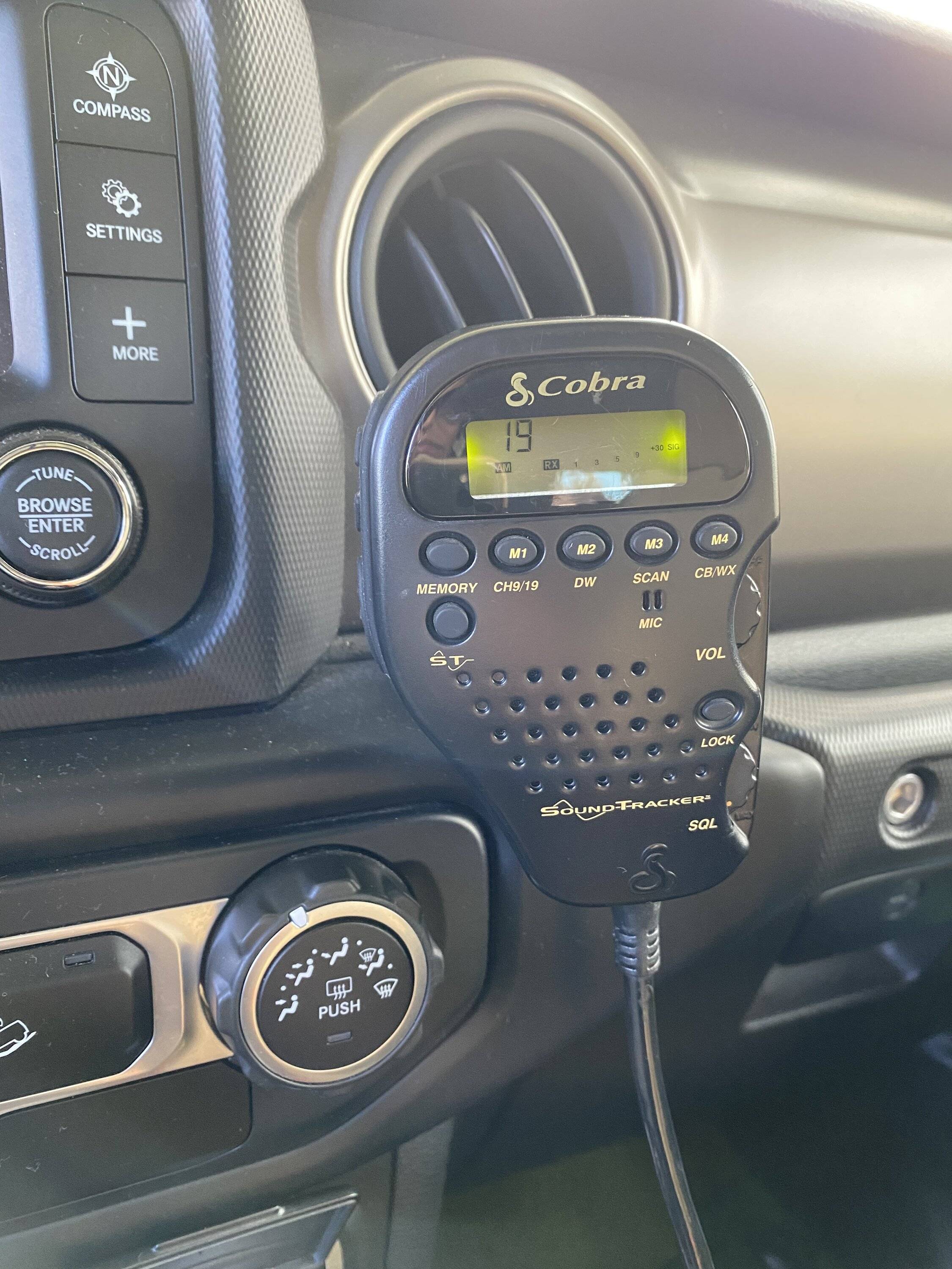 Jeep Wrangler JL Cb radios 8AFA3384-D87F-433B-ABFA-7EFBA315ADEE