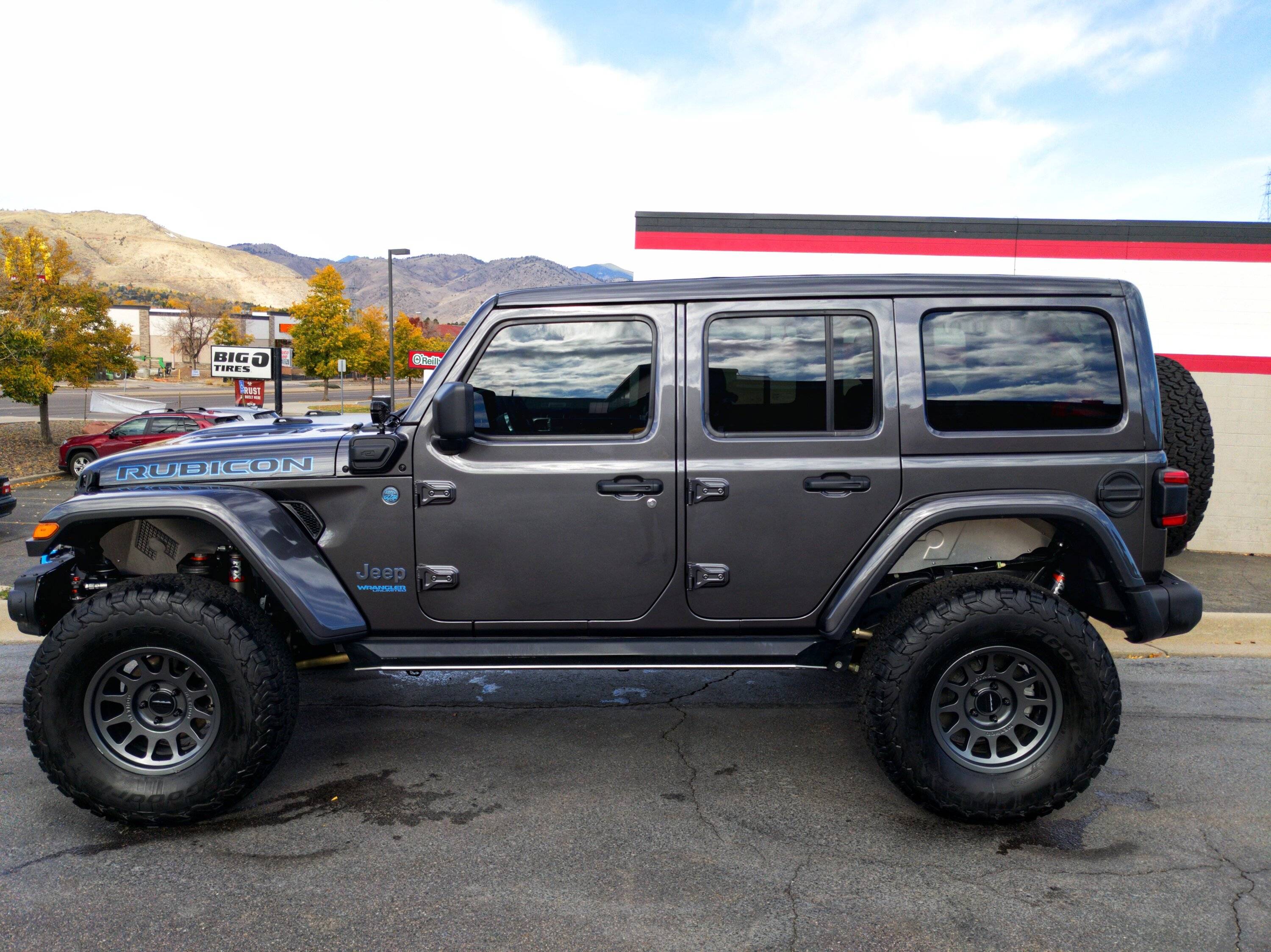 Jeep Wrangler JL JL Rubicon on Method Wheels...let's see em! PXL_20221023_160018716-01
