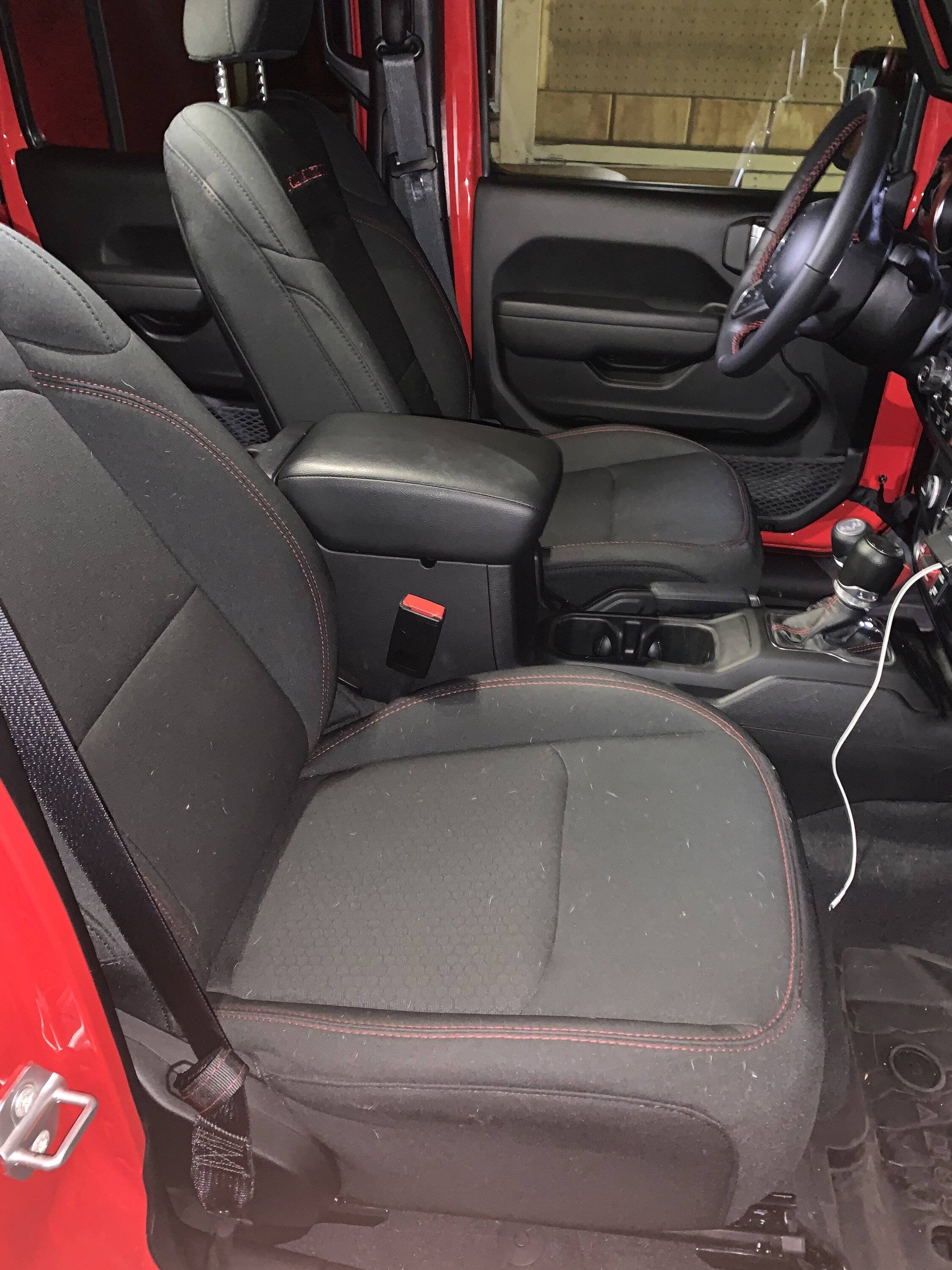 Jeep Wrangler JL 2023 Rubicon cloth seats? E75ECC4F-D991-41FD-A7B9-AAC519A65CF9