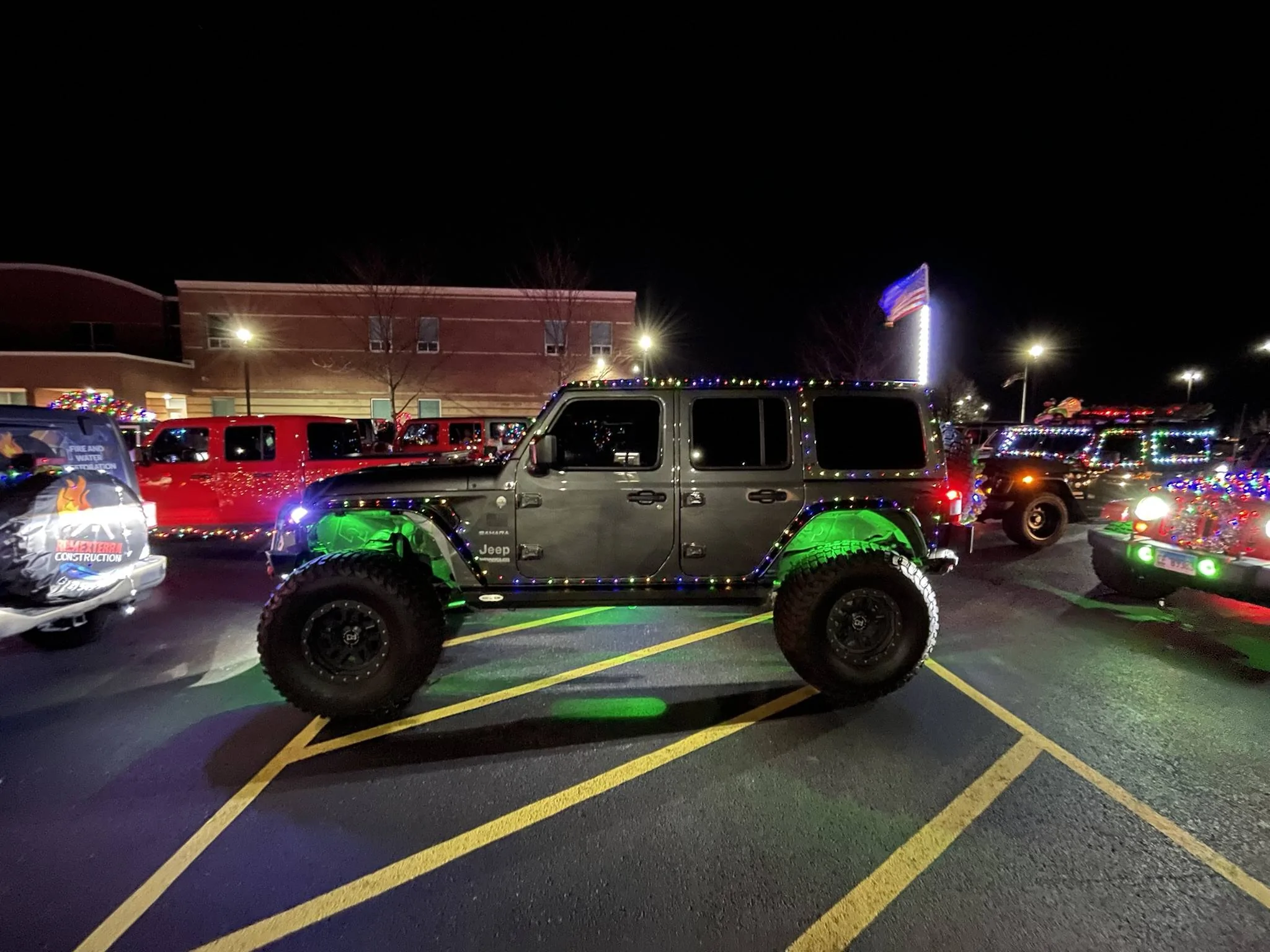 Jeep Wrangler JL Christmas lights powered by AUX switch?? D2966D9C-AECB-4AB4-AC6F-F45673158F74