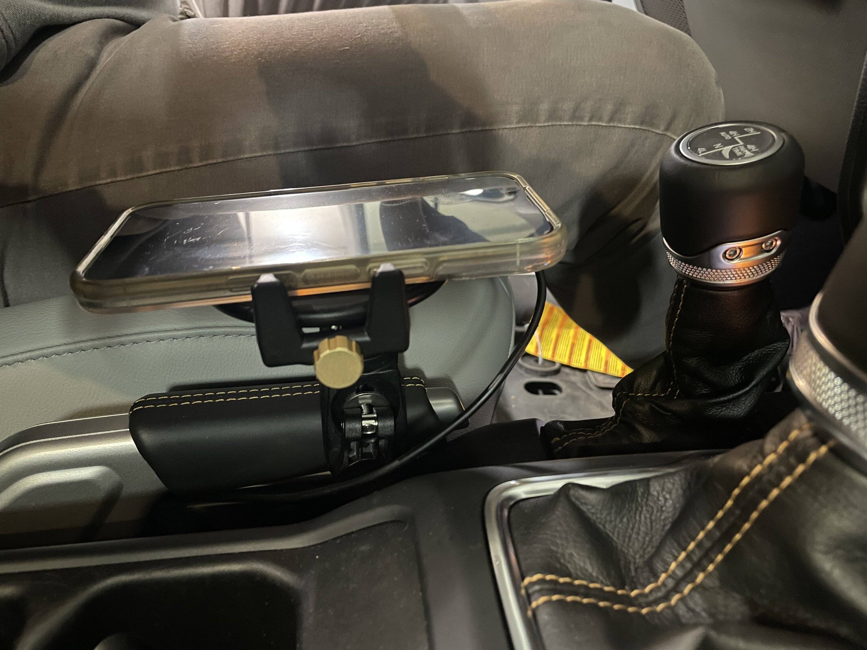 Jeep Wrangler JL Cell phone mount recommendations DE06B9CC-65A5-4F92-9186-2BDA96035E0C