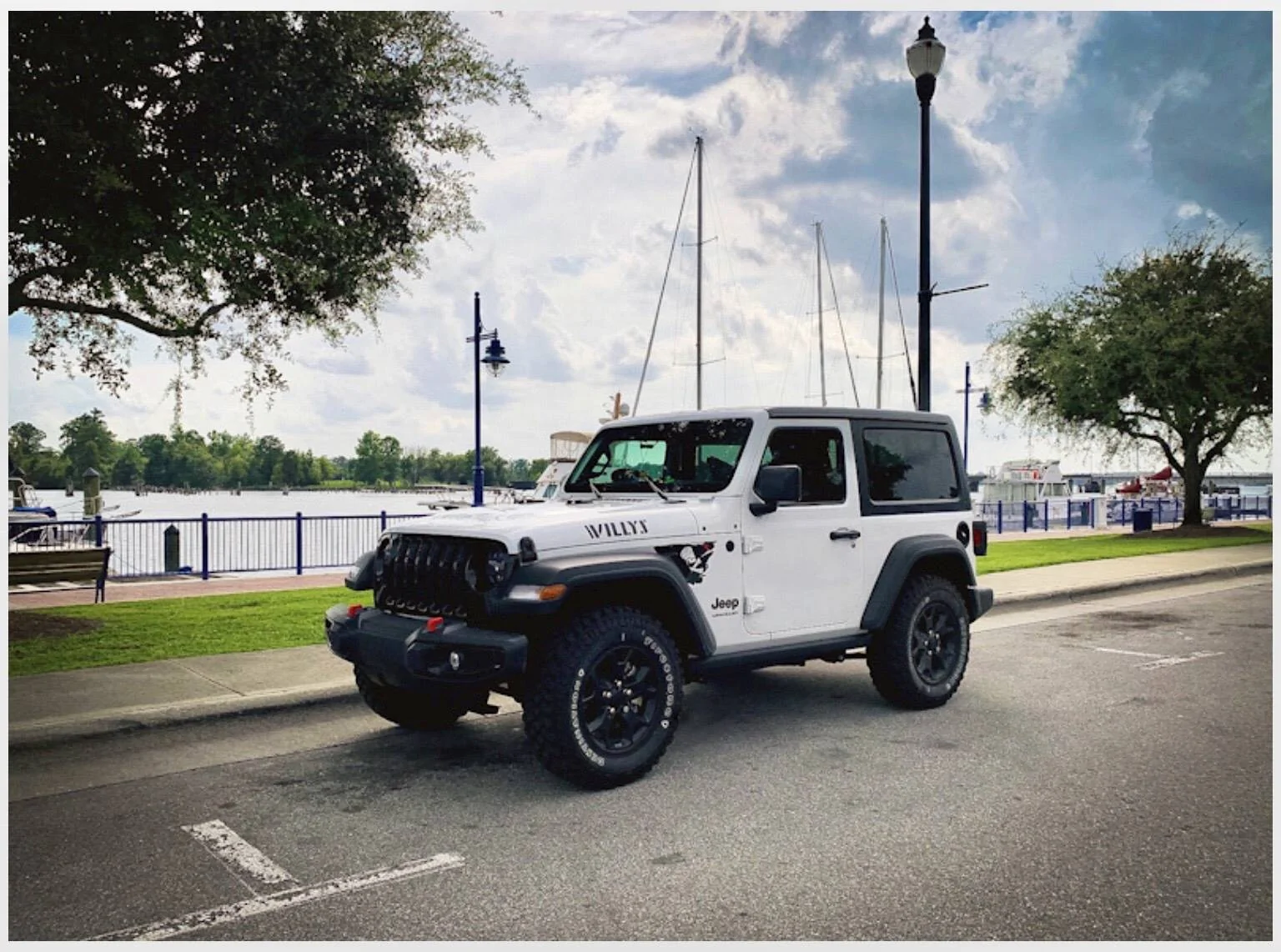 Jeep Wrangler JL White Jeep 3AFC4B9F-2B2A-4915-973C-B42B5E637943