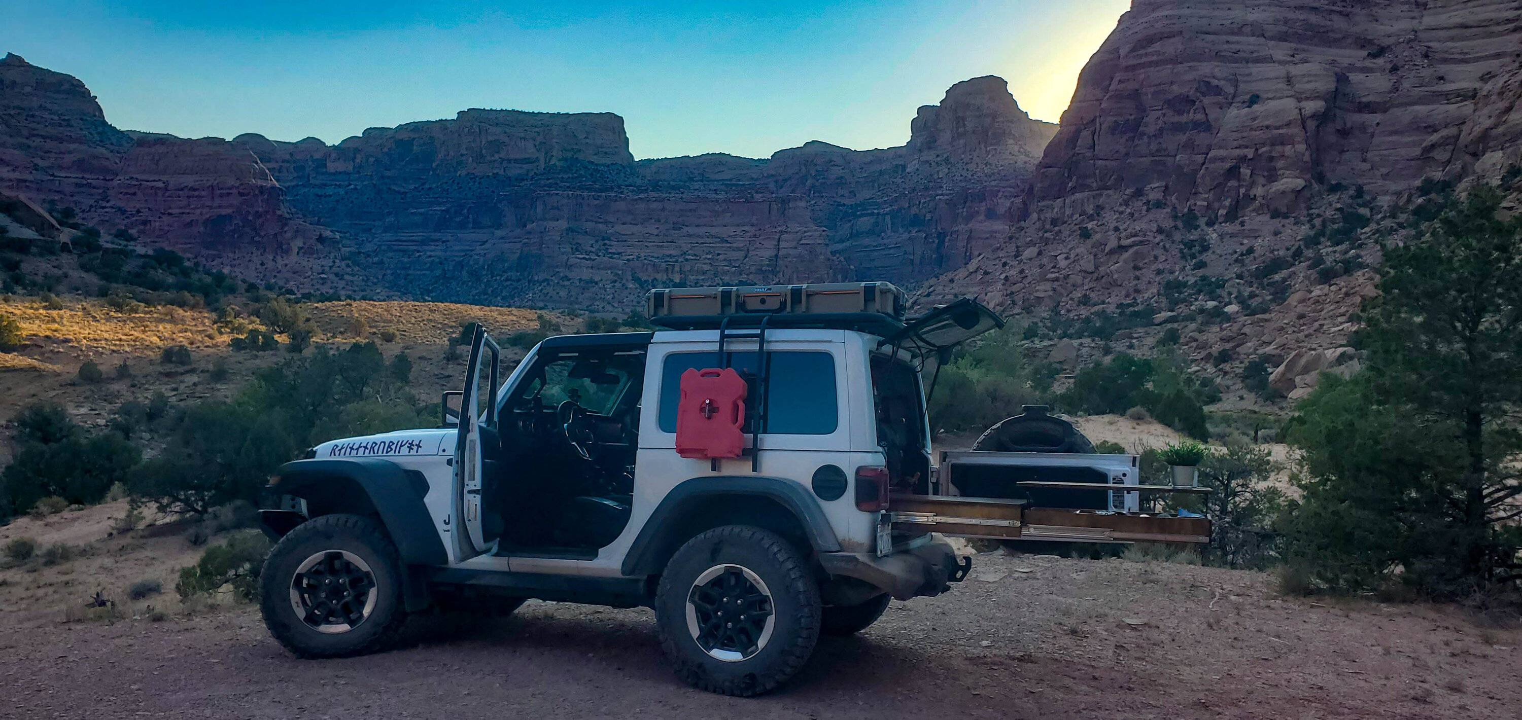 Jeep Wrangler JL White Jeep 1669885268892