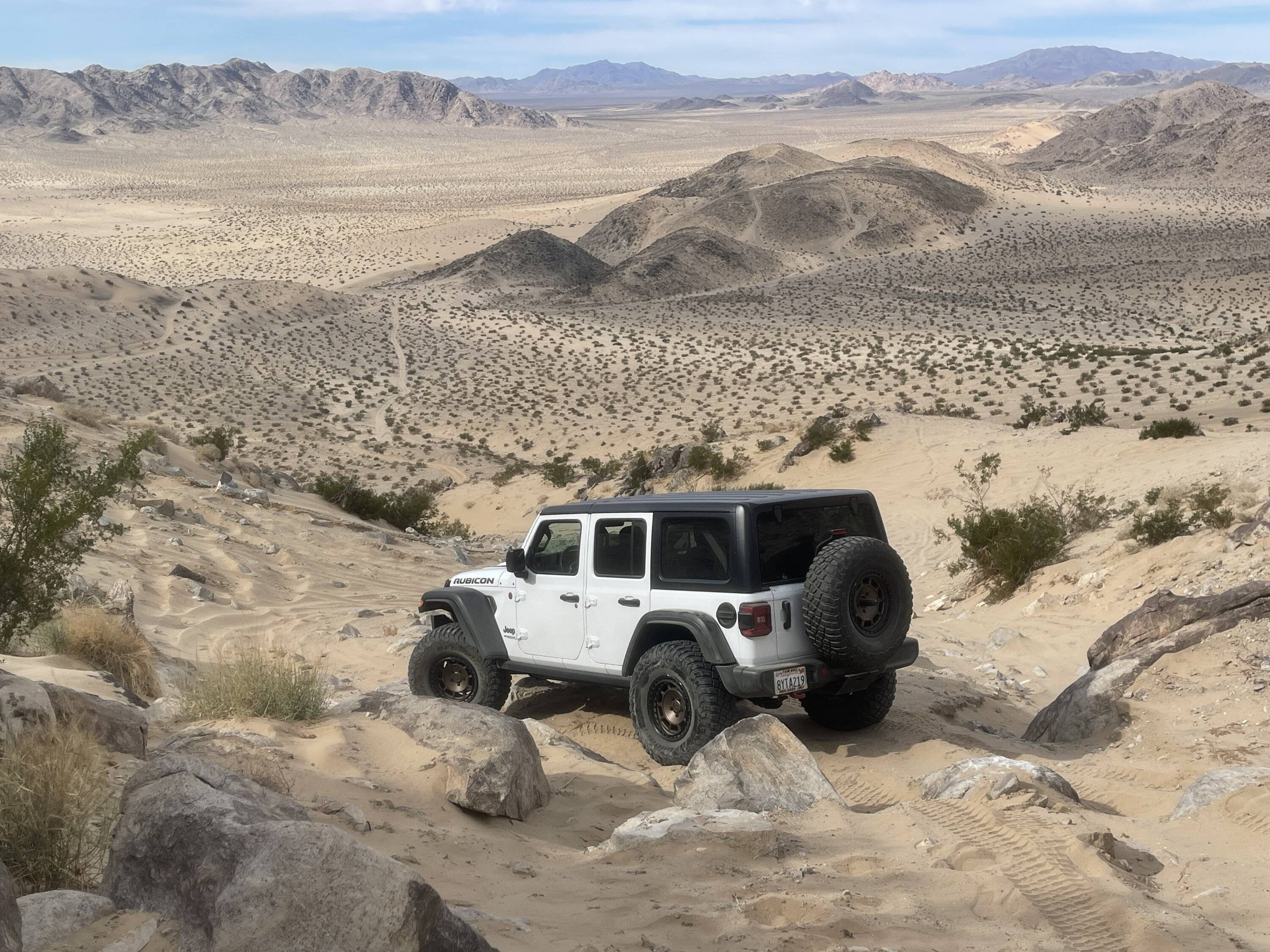 Jeep Wrangler JL White Jeep AC6AA32F-52E3-4F28-9514-8120350EB7E5