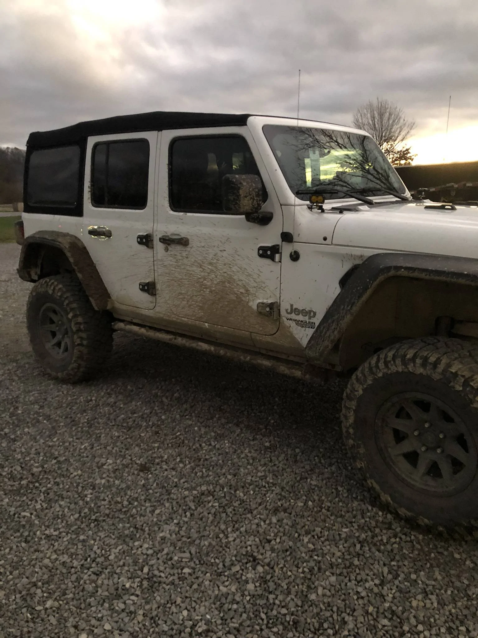 Jeep Wrangler JL White Jeep 410B3FA3-E6B0-4BA8-B732-A85133B35F6F