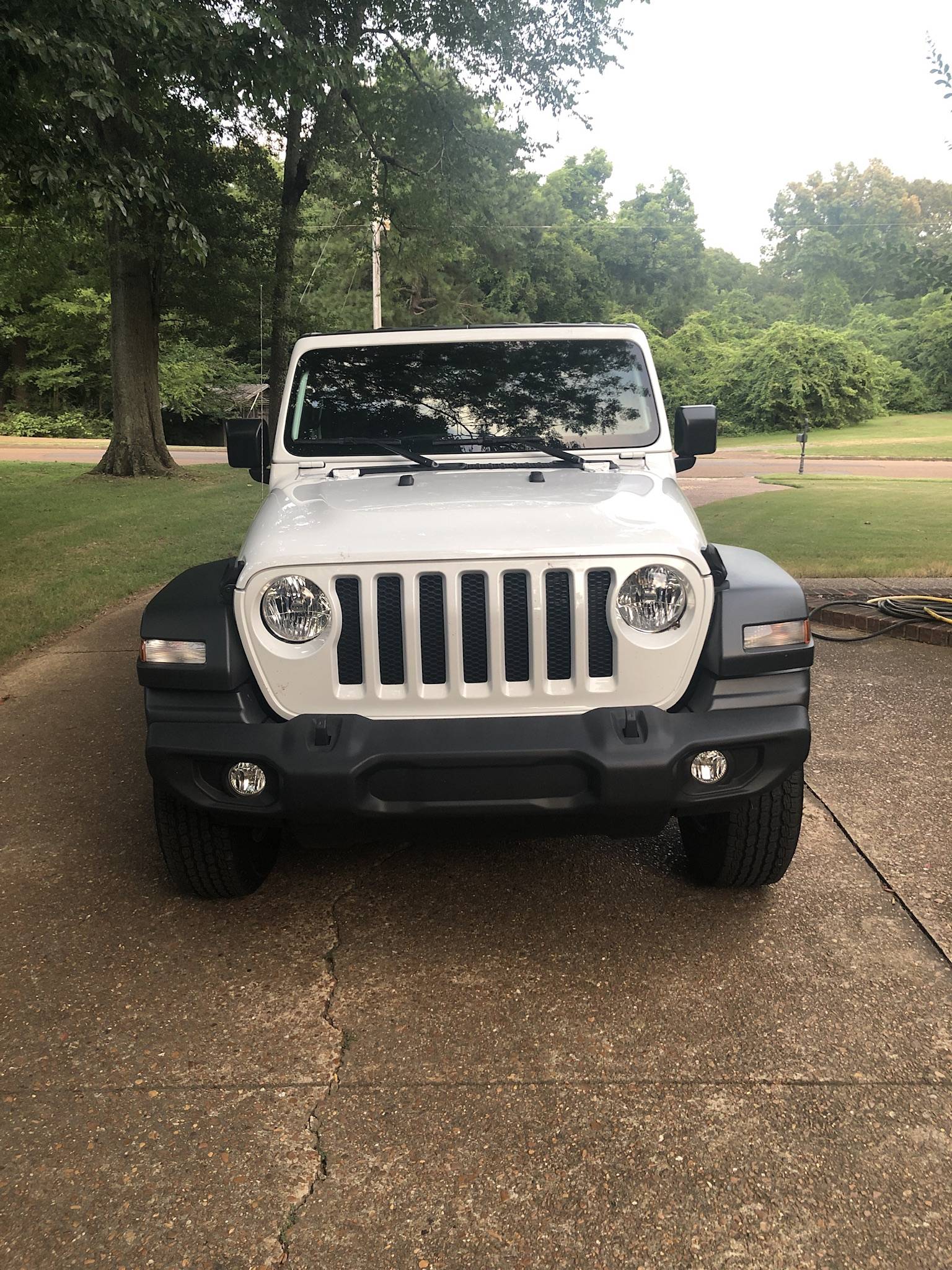Jeep Wrangler JL White Jeep 9EA51DBF-824E-4953-8224-6DFF4E36CF77
