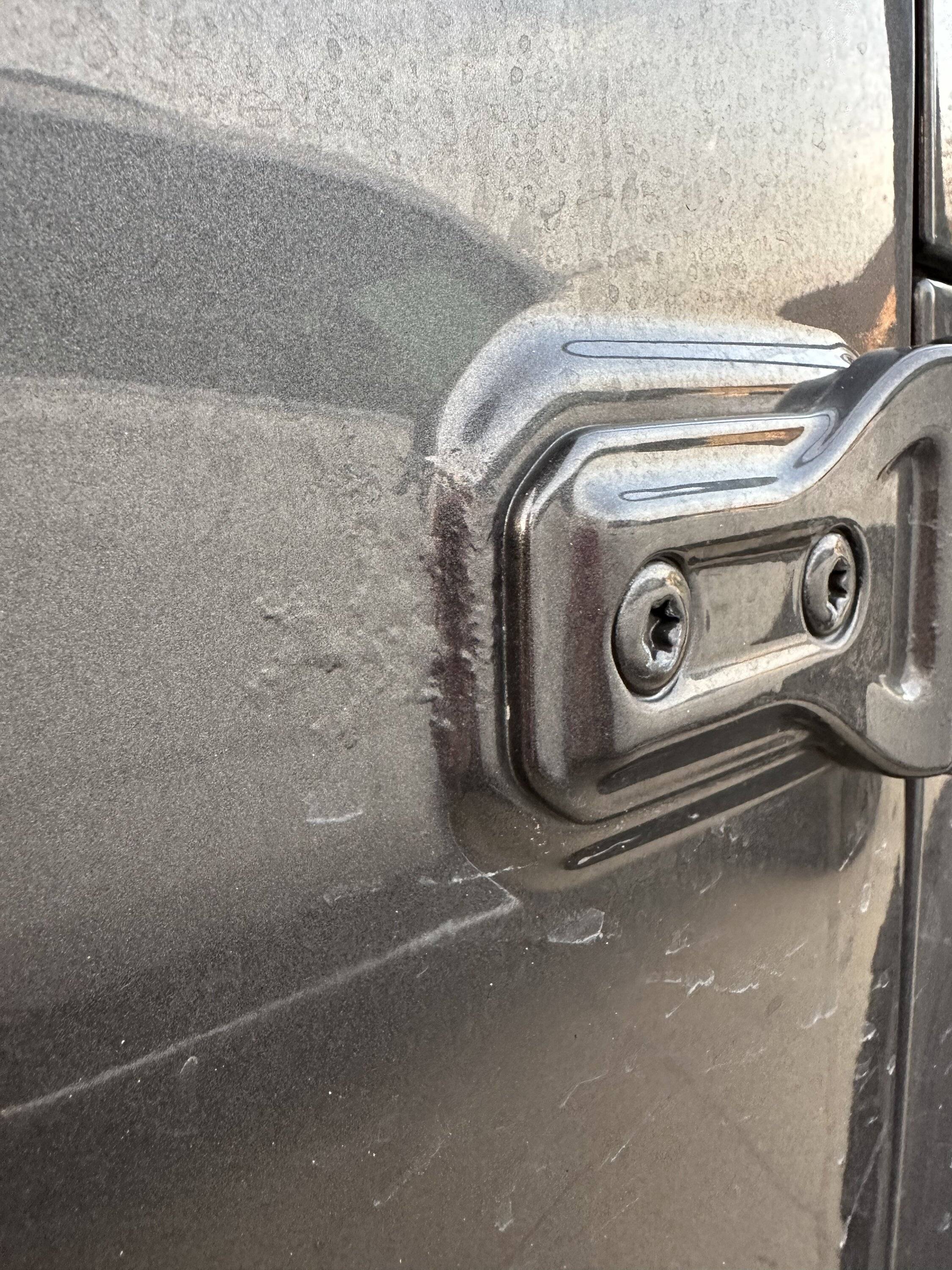 Jeep Wrangler JL Bubbles in Paint at Door Hinges F32D1984-2053-4B2B-959B-C39E117001DC