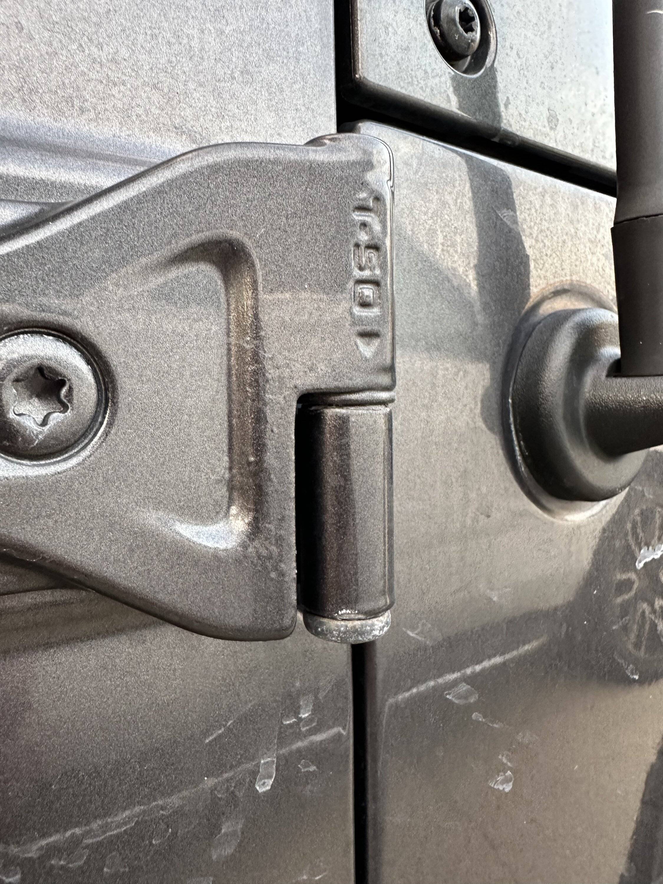 Jeep Wrangler JL Bubbles in Paint at Door Hinges 08CC0881-D4F5-4334-8E58-7BD673948A7C