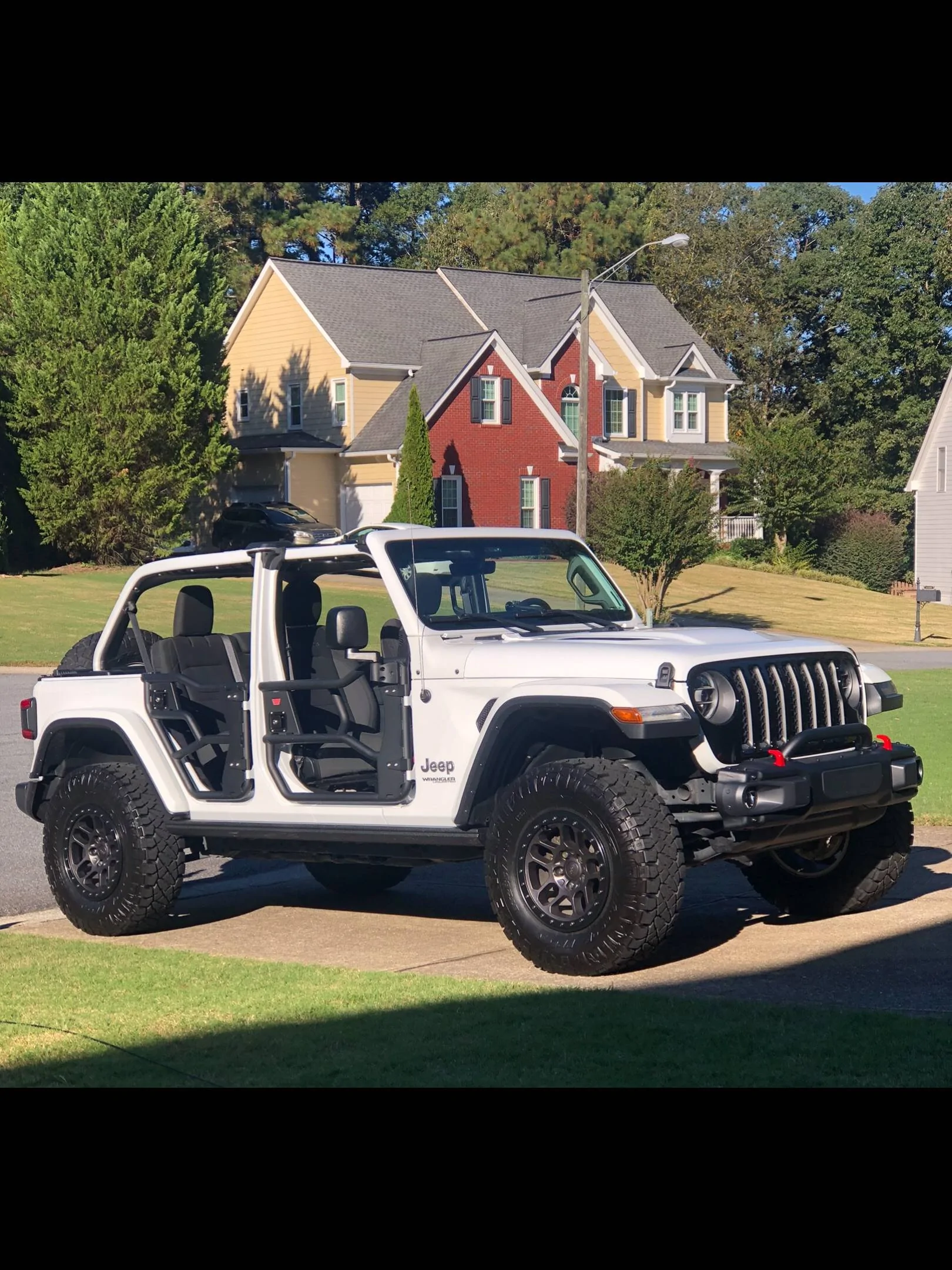 Jeep Wrangler JL White Jeep B61B61FC-BF0E-4932-AC2D-EDE5FCD6DA75