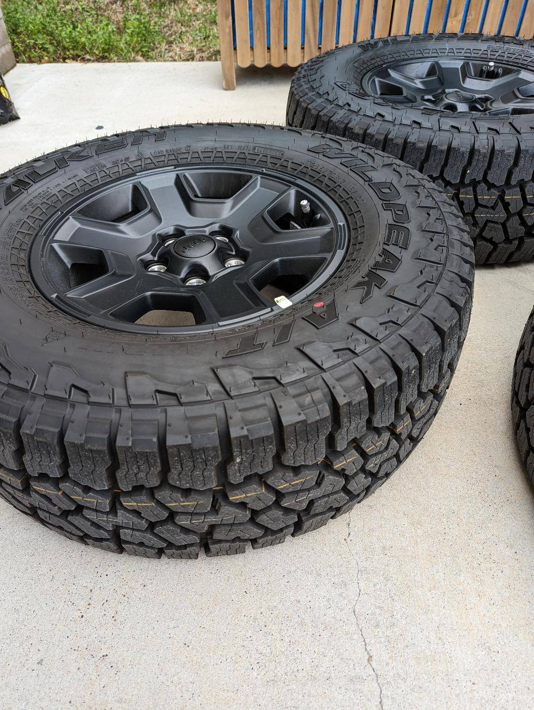 Jeep Wrangler JL Mojave Take-off Wheels + Tires + TPMS mojave wheel 01