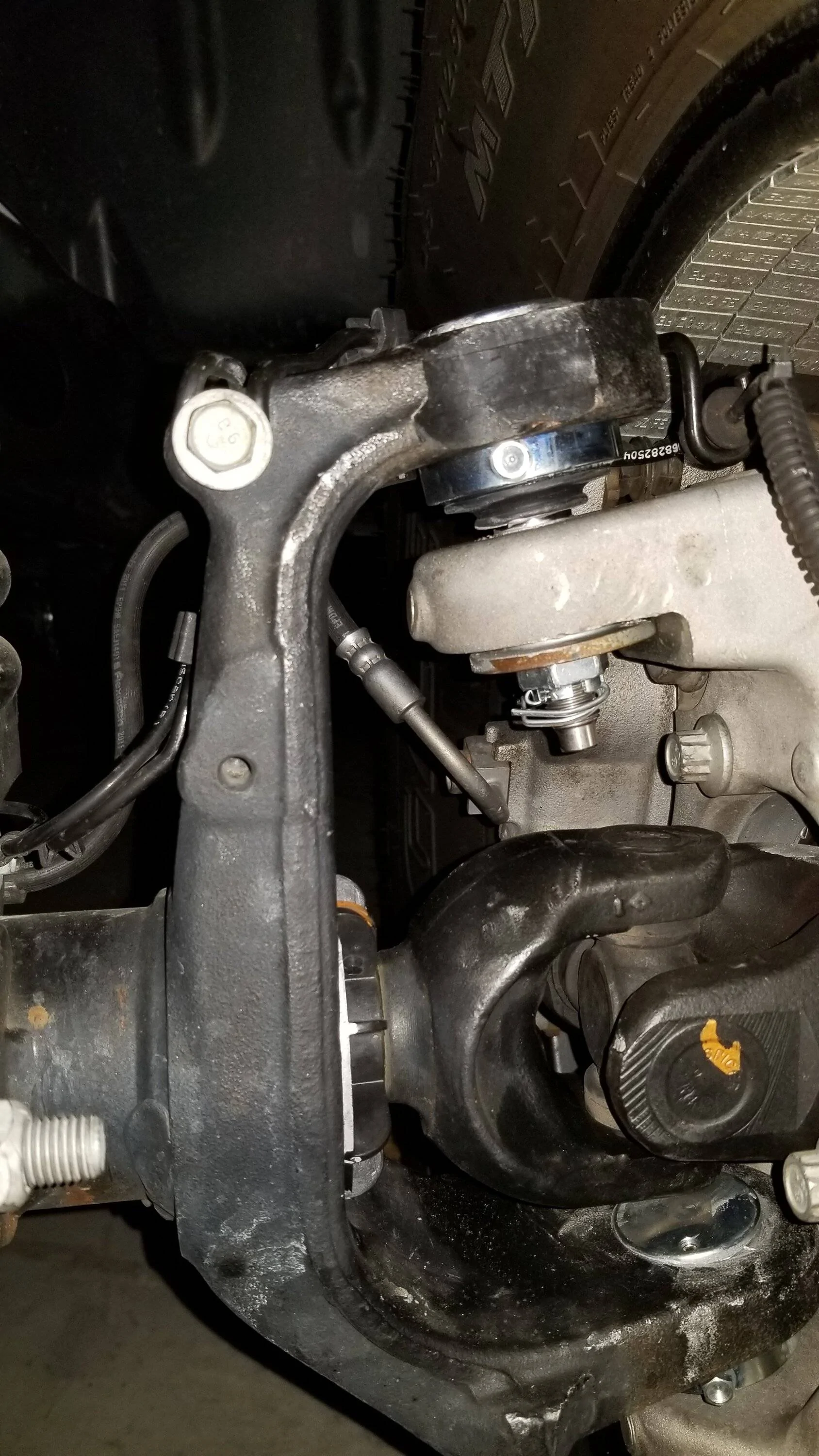 Jeep Wrangler JL When to upgrade ball joints with 37s? 20221206_154158