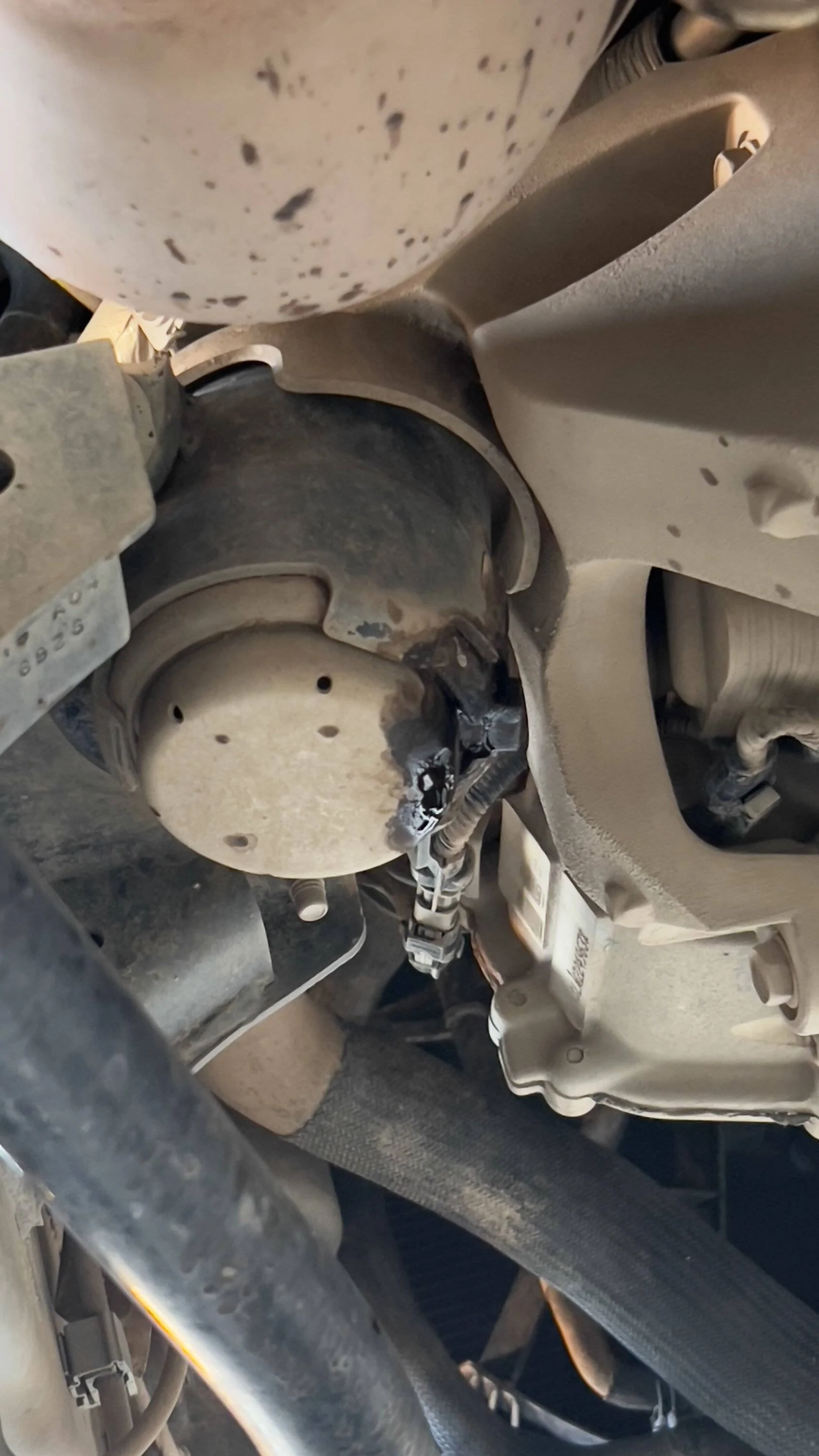 Jeep Wrangler JL Motor Mount Replacement 9230F509-9C5D-4C1F-BBB6-78CD3543102A