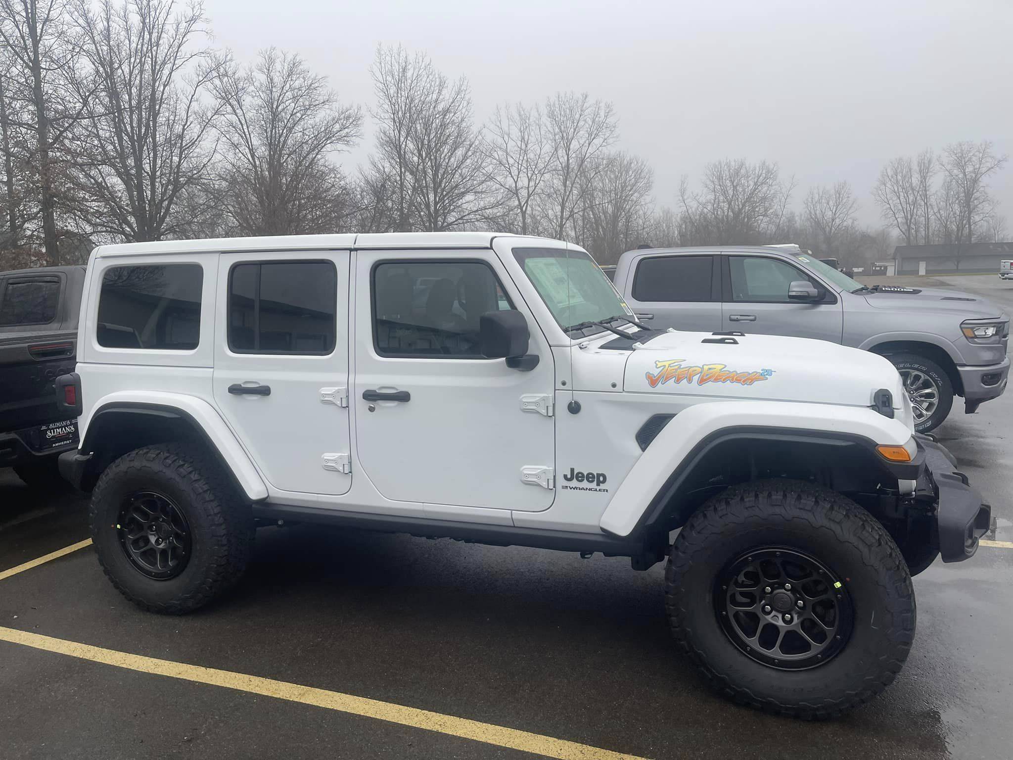Jeep Wrangler JL 2023 Jeep Beach Edition Photos 318102741_9122021897837935_6212167707113297254_n