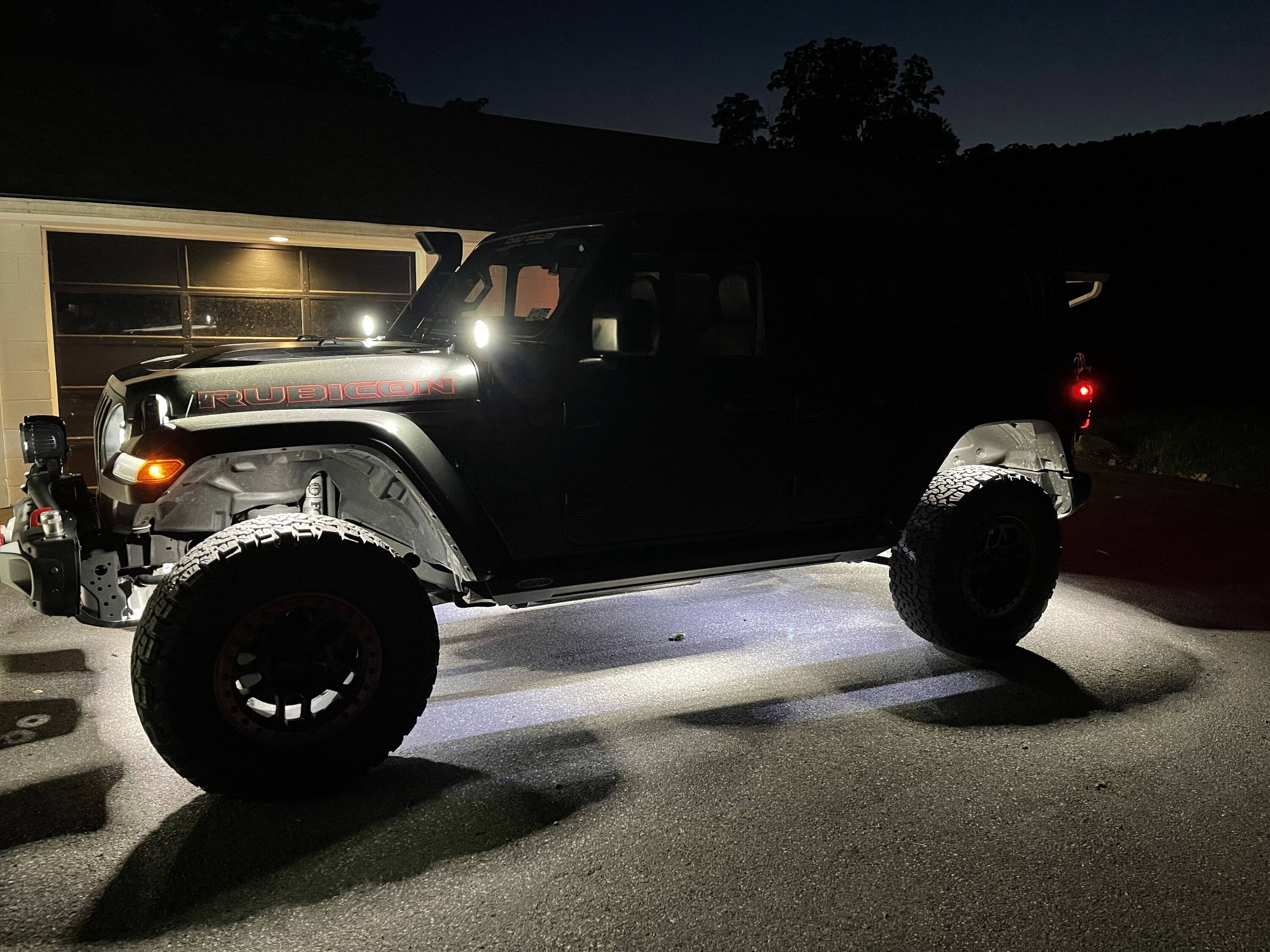 Jeep Wrangler JL KC cyclones and Lux lightning CEB3448C-0881-4261-A668-0FDA2A5F5042