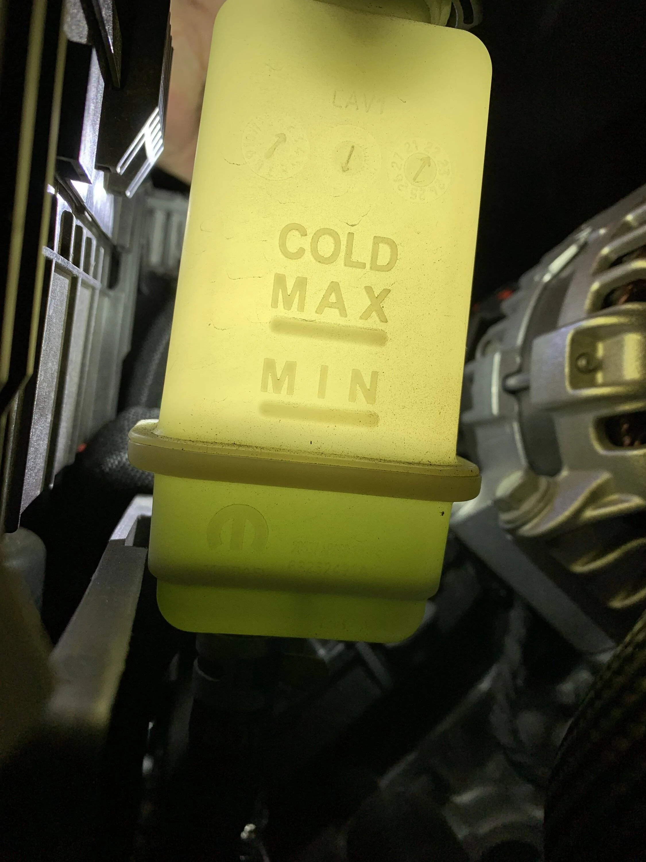 Jeep Wrangler JL Power steering fluid IMG_3077