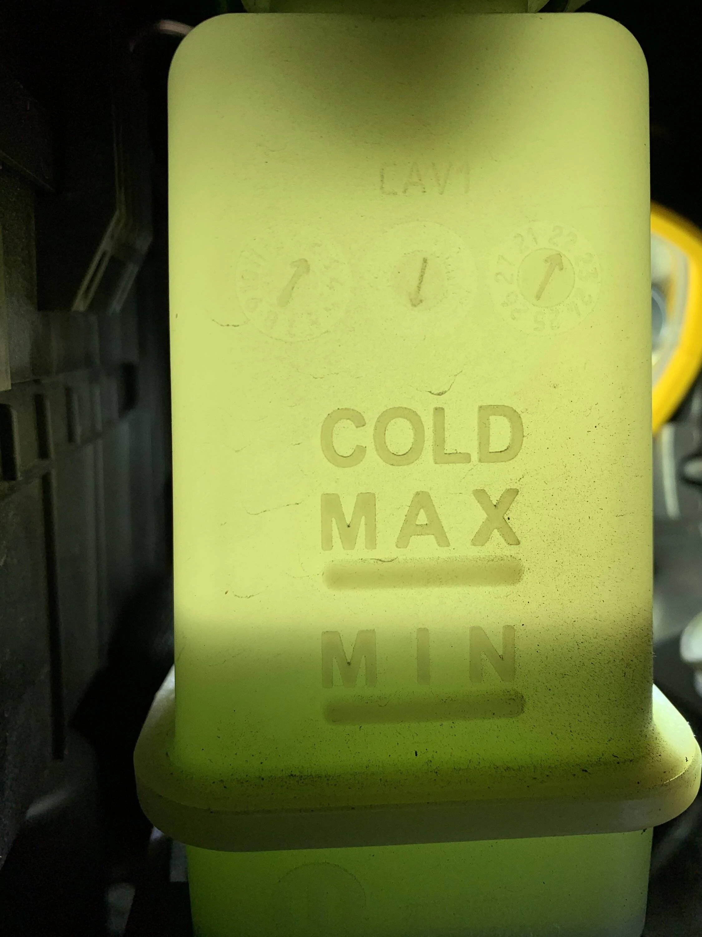 Jeep Wrangler JL Power steering fluid IMG_3078