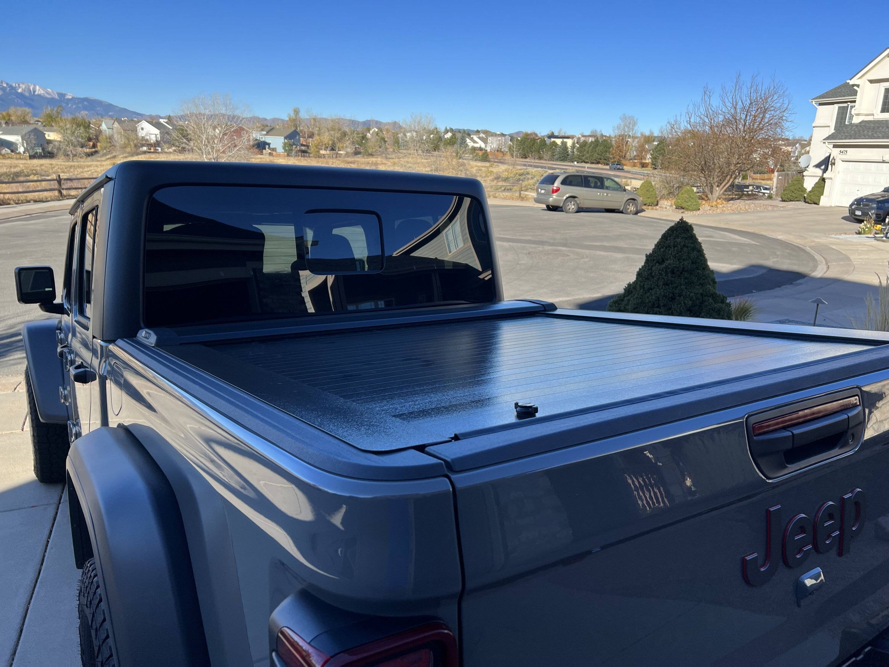 Jeep Wrangler JL Retractable Gladiator Bed Cover Metal CA0D79F3-0493-4132-A181-2C6FD335C916