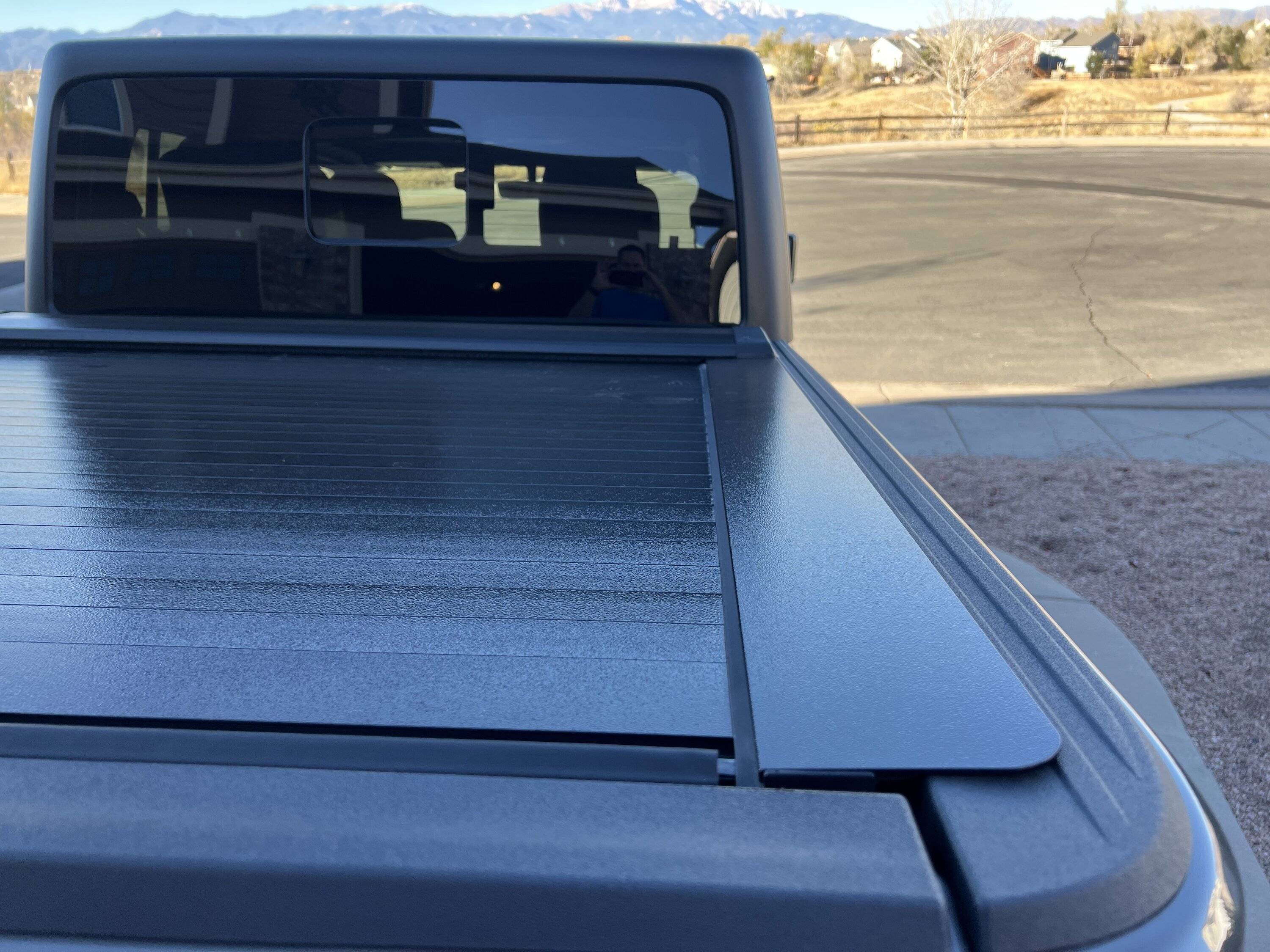 Jeep Wrangler JL Retractable Gladiator Bed Cover Metal 85F18BB4-87DE-4803-A43C-1FA6CFA681AC