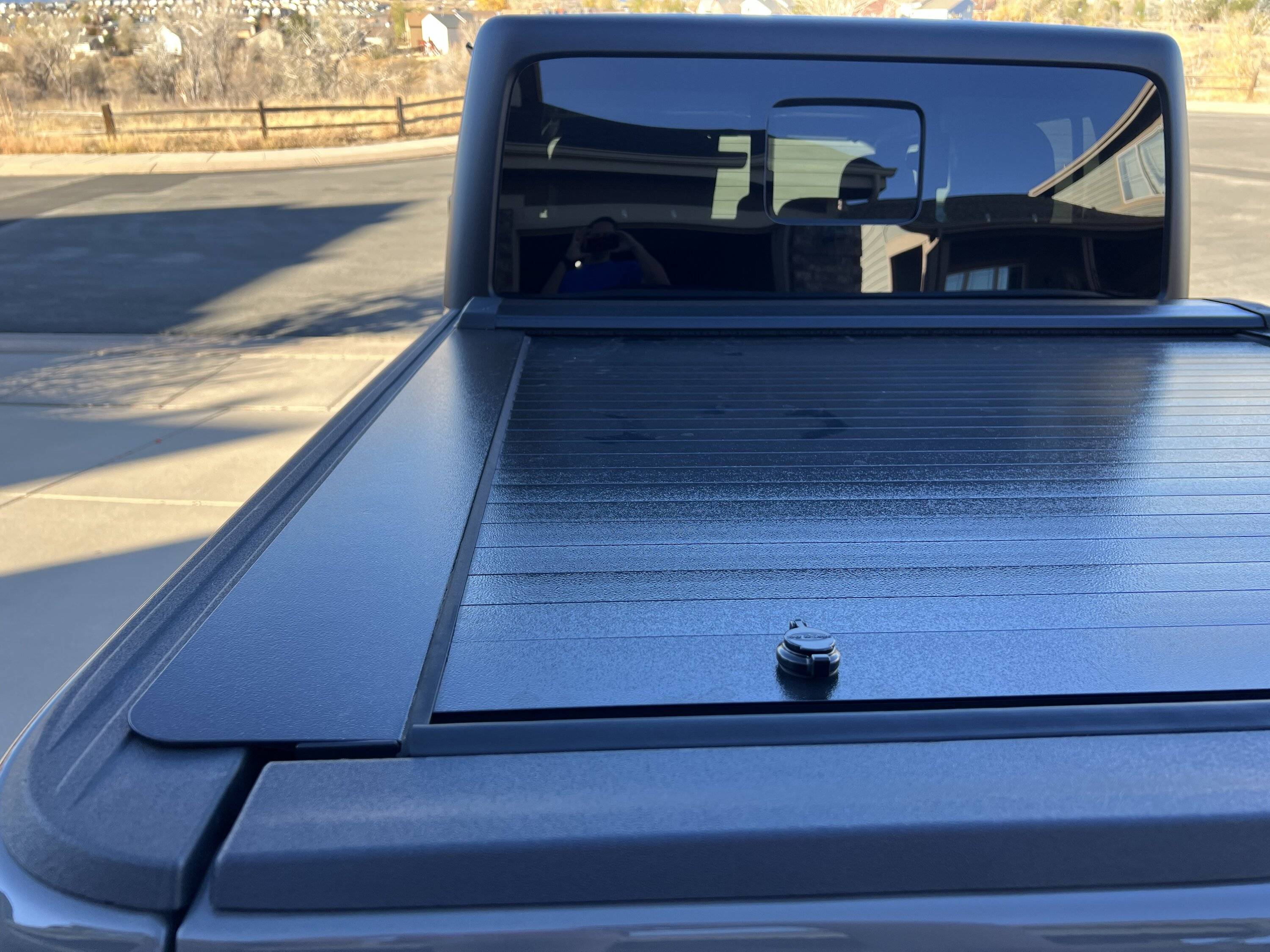 Jeep Wrangler JL Retractable Gladiator Bed Cover Metal EA8F5F94-A732-428E-A7E7-8ECA59E53BCC