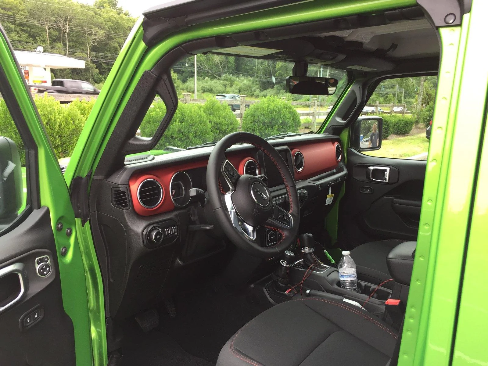 Jeep Wrangler JL Red Dash Trim Removal / Replacement 50564045-32F1-4C4A-87A0-DA3D8AA950DD