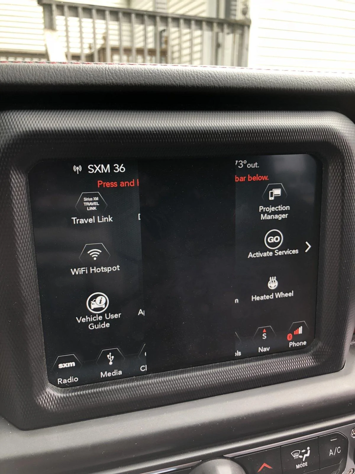 Jeep Wrangler JL Unconnect screen issue big box B86937B6-24C0-4159-9231-619315D989DB