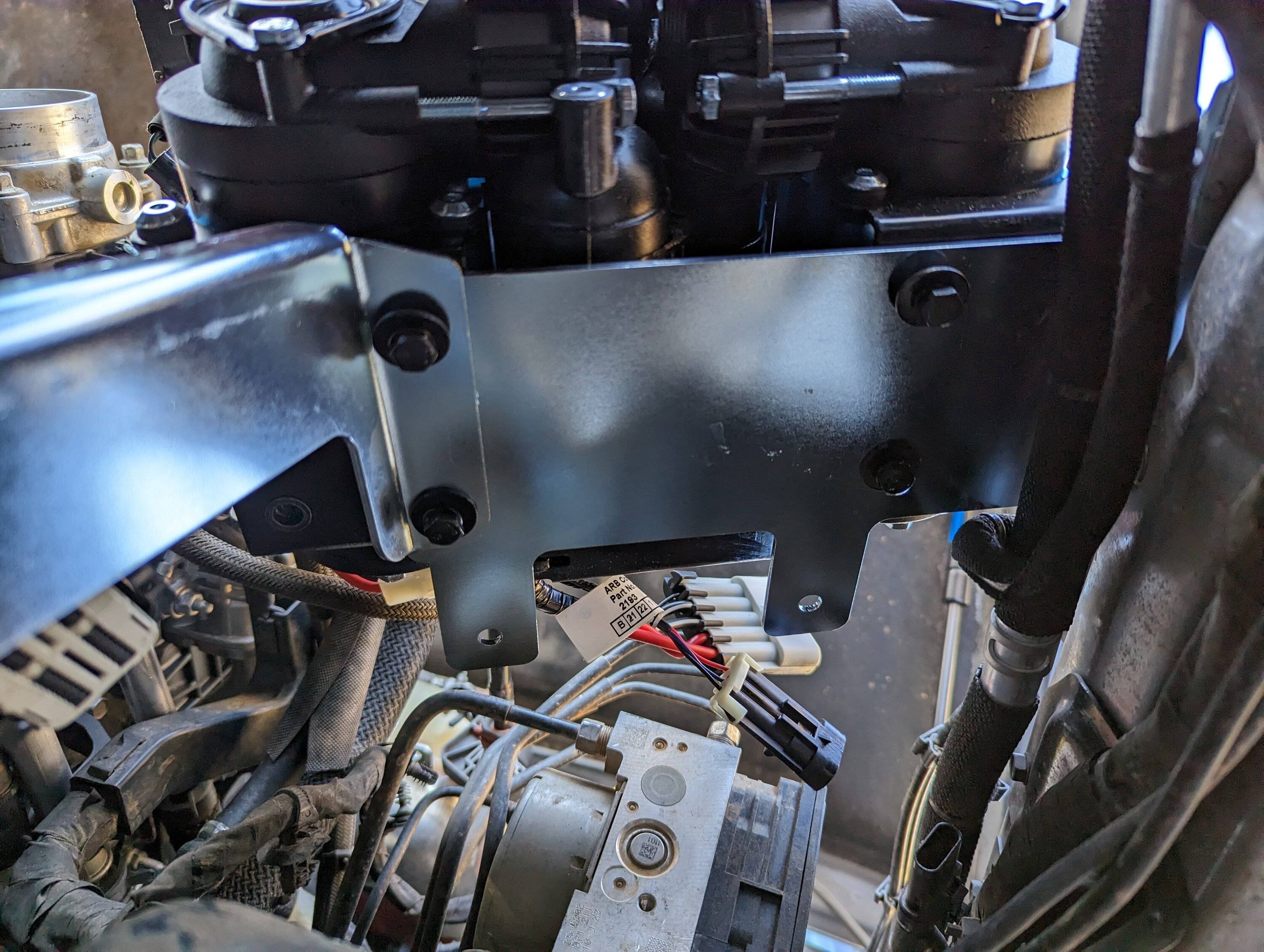 Jeep Wrangler JL ARB dual compressor mount under JL hood! PXL_20221207_223839795