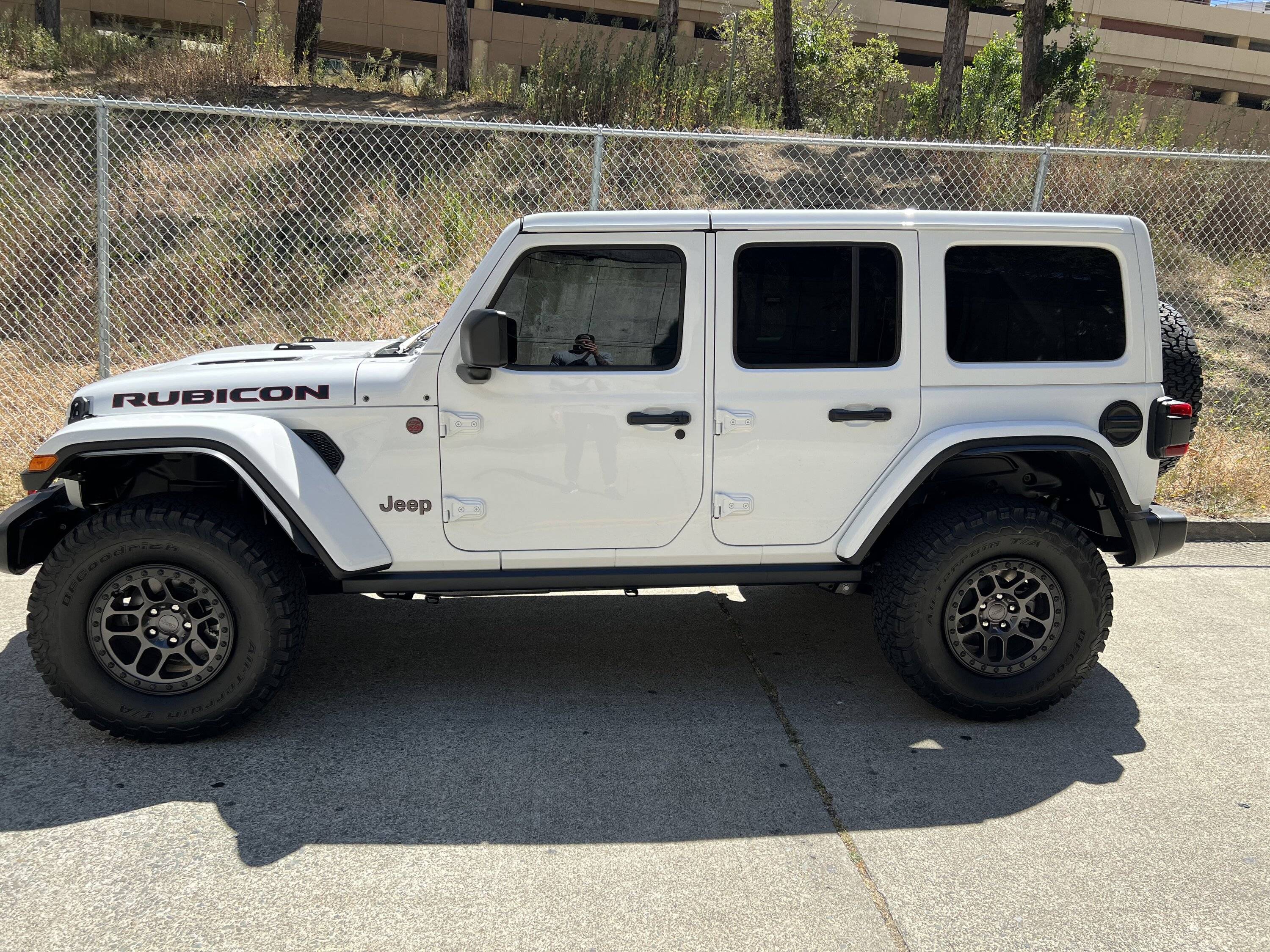 Jeep Wrangler JL OEM Rubicon Rock Sliders 8964BE1C-C0B9-436A-9F26-D9FBC1836744