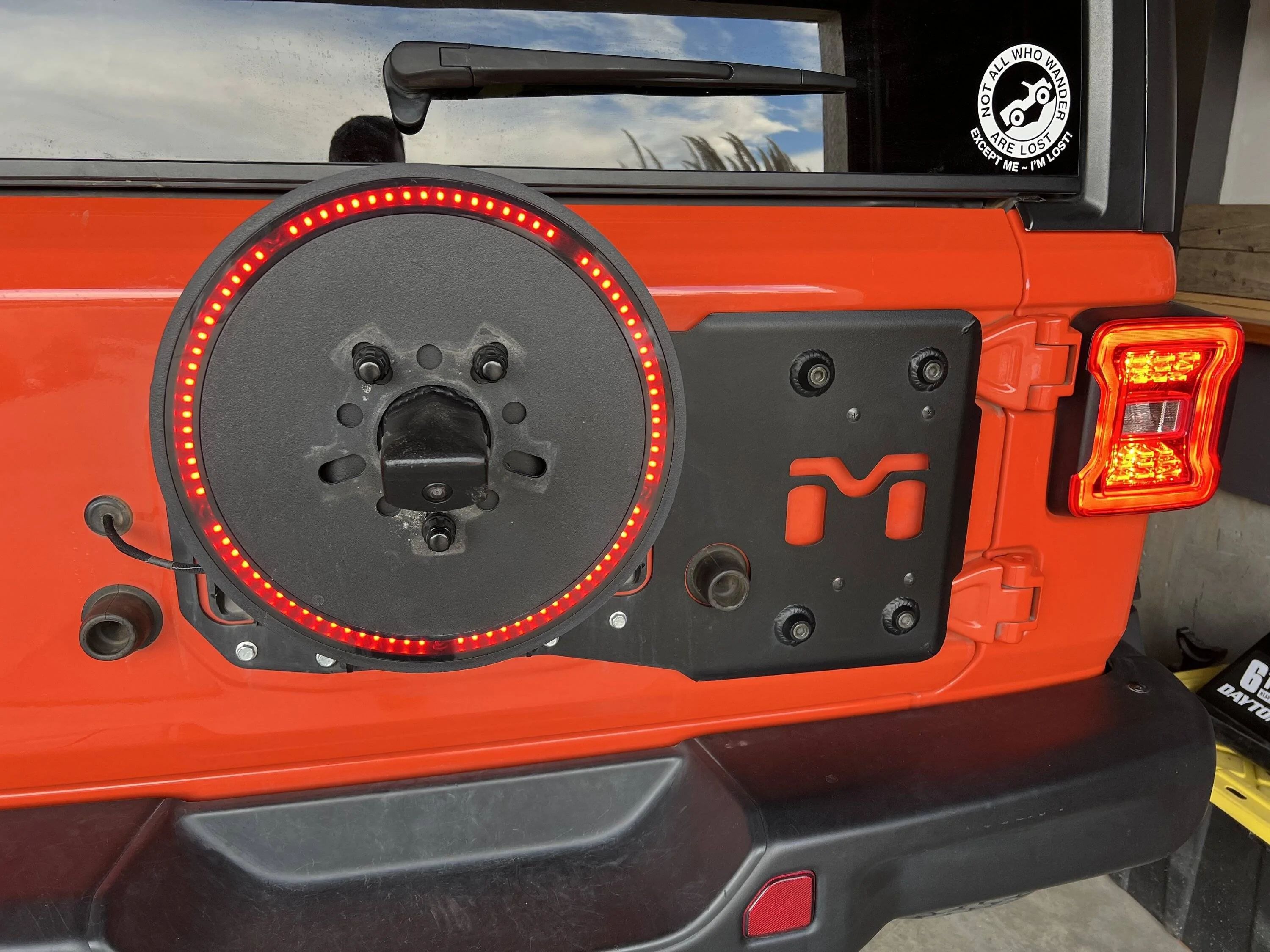 Jeep Wrangler JL Center brake light problem - Spare Tire Ring Light BE5C4C74-C905-45AF-9E6E-029DC37BD150