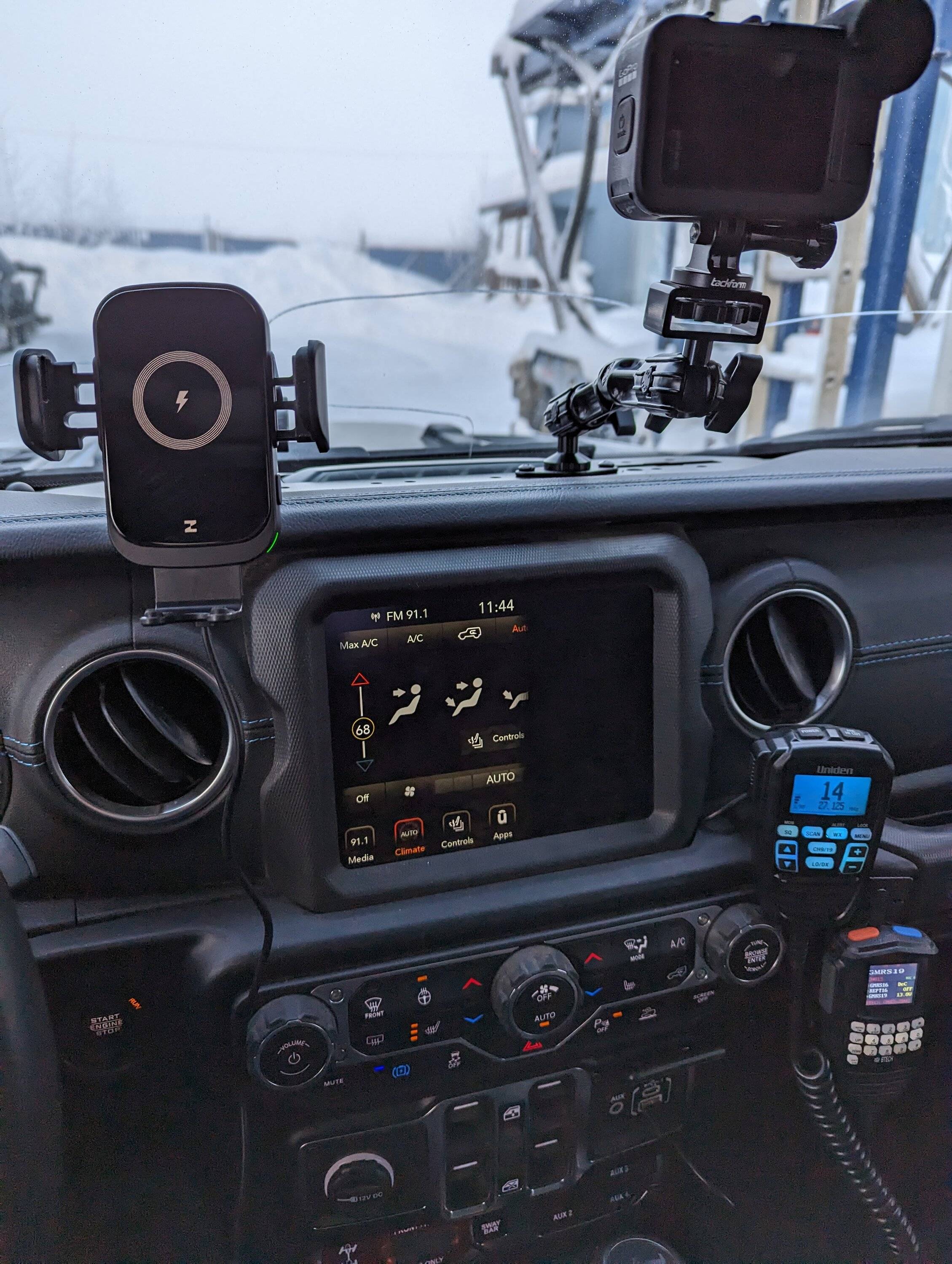 Jeep Wrangler JL Cell phone mount recommendations PXL_20221219_204444912
