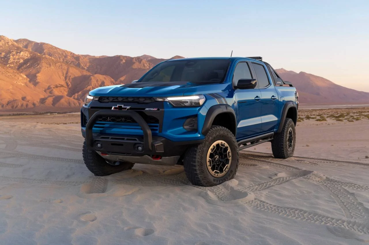 Jeep Wrangler JL 2 door Bronco 2023-chevrolet-colorado-zr2-054