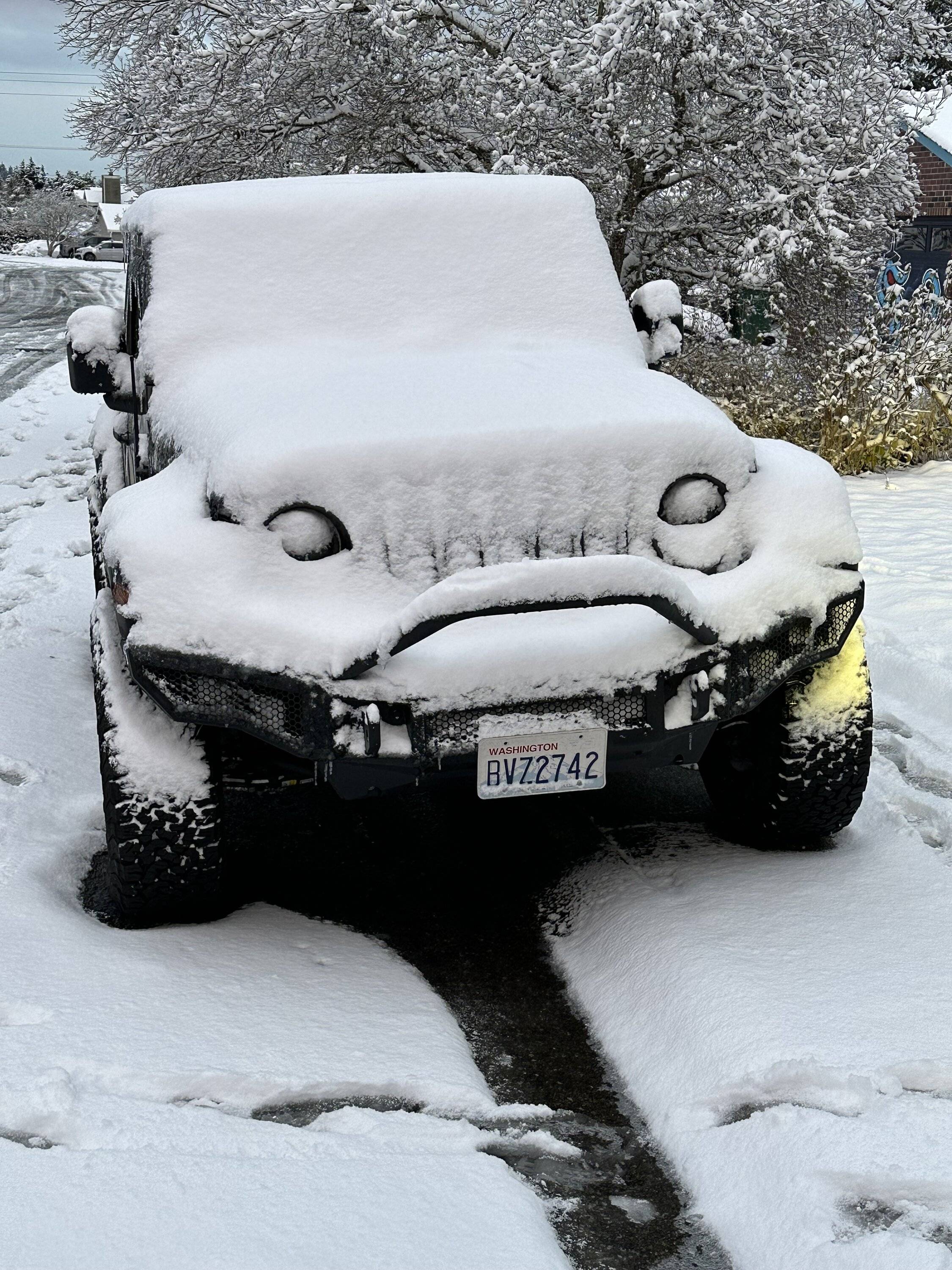 Jeep Wrangler JL with all the "angry grill" hate: IMG_0365