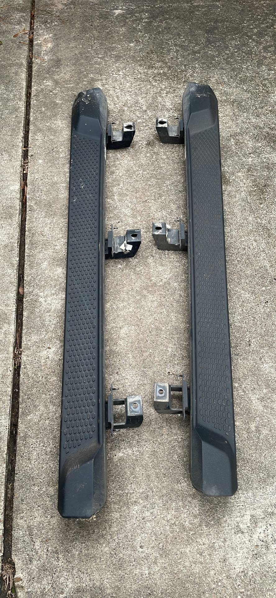 Jeep Wrangler JL Sahara Side Steps F0291D12-2AD5-4113-A56E-F8F52B7E007C