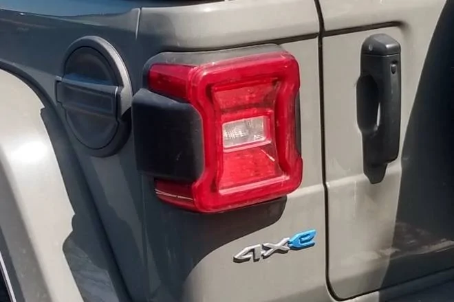 Jeep Wrangler JL 2023 LED headlights updated? (Slightly) 22-4XE
