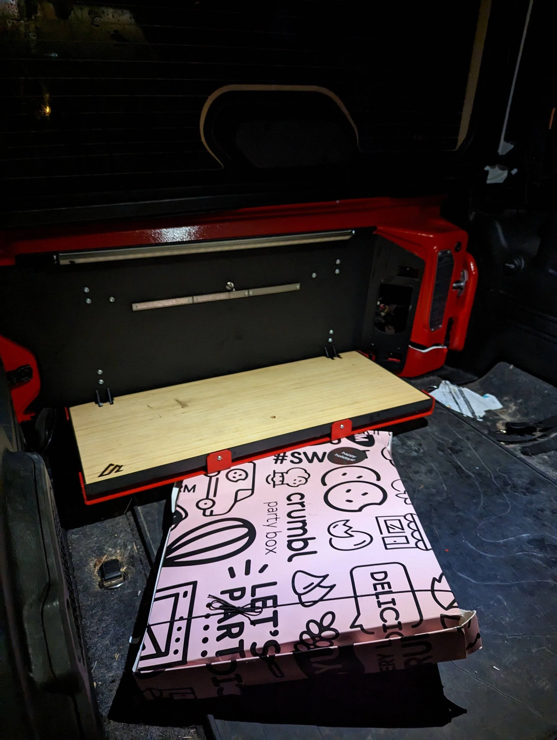 Jeep Wrangler JL 2021 JLRU tailgate replacement? PXL_20221224_005355215